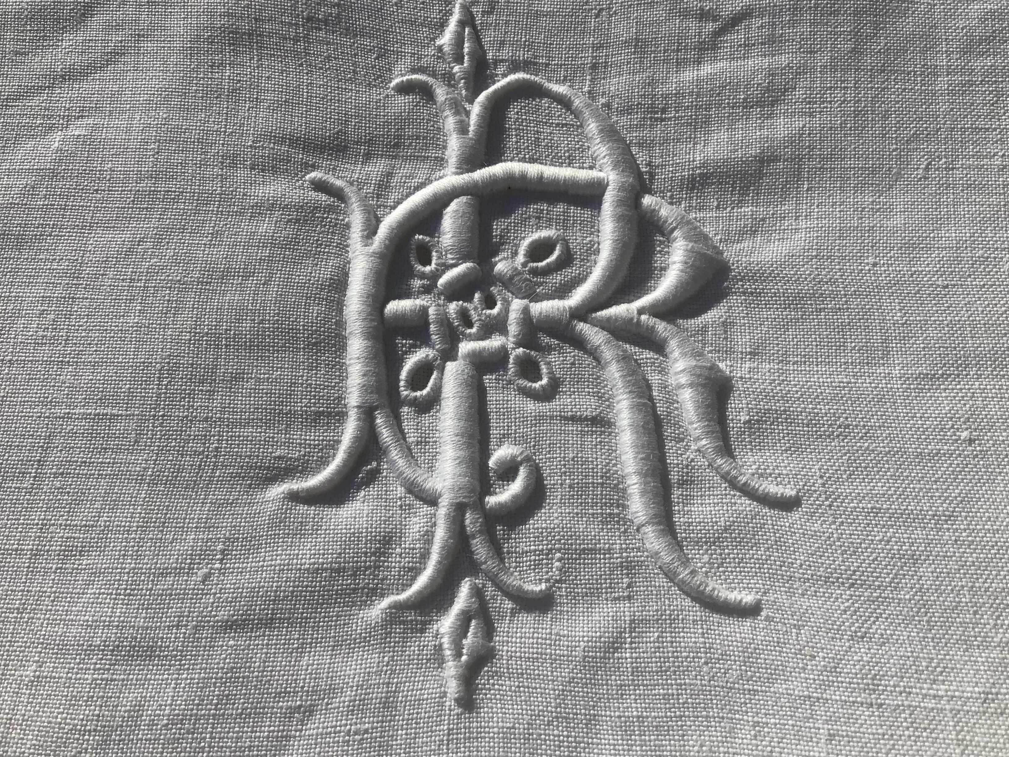 Pillowcase linen embroidered RR interlaced day scale