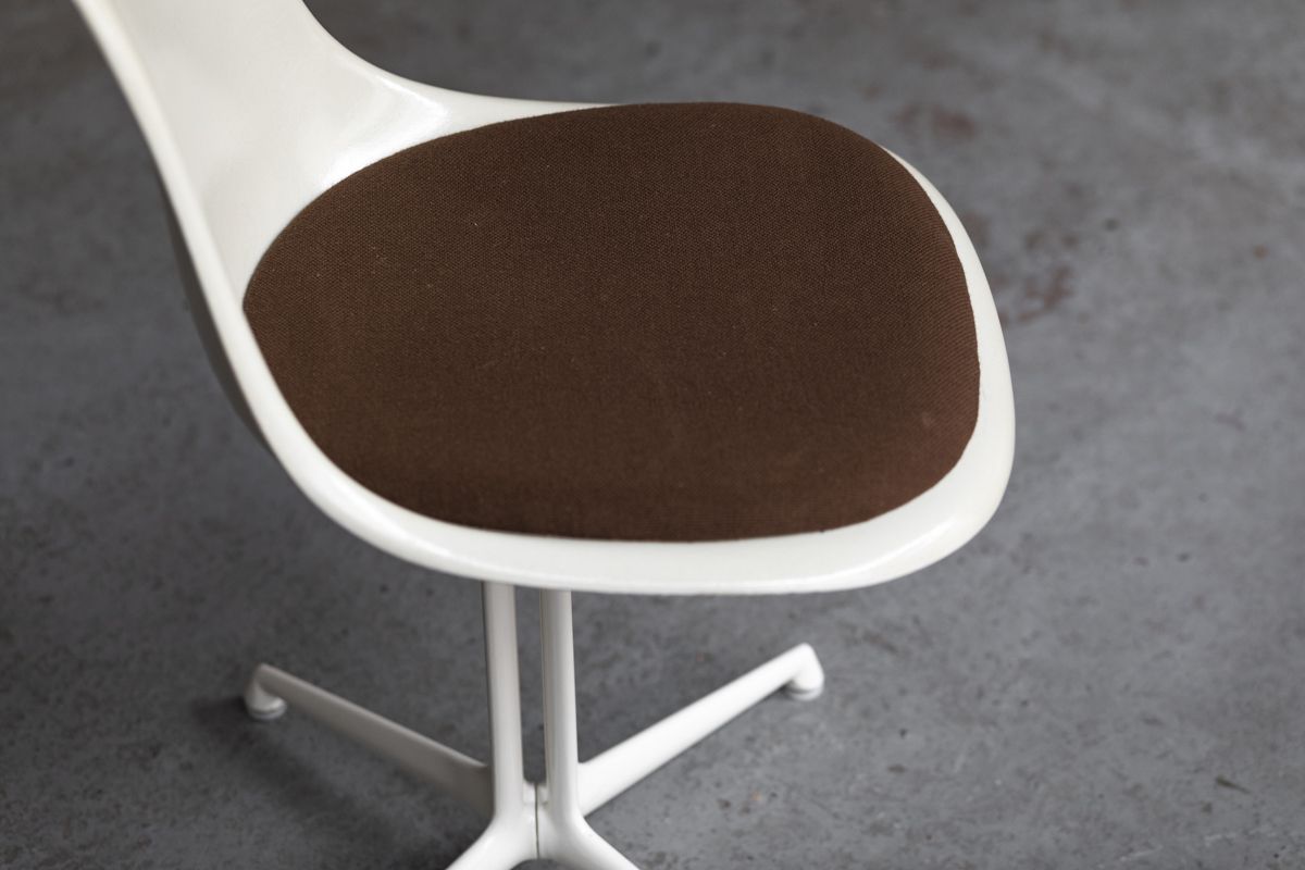 Set of 6 dining chairs 'La Fonda' designed by Charles & Ray Eames for Herman Miller