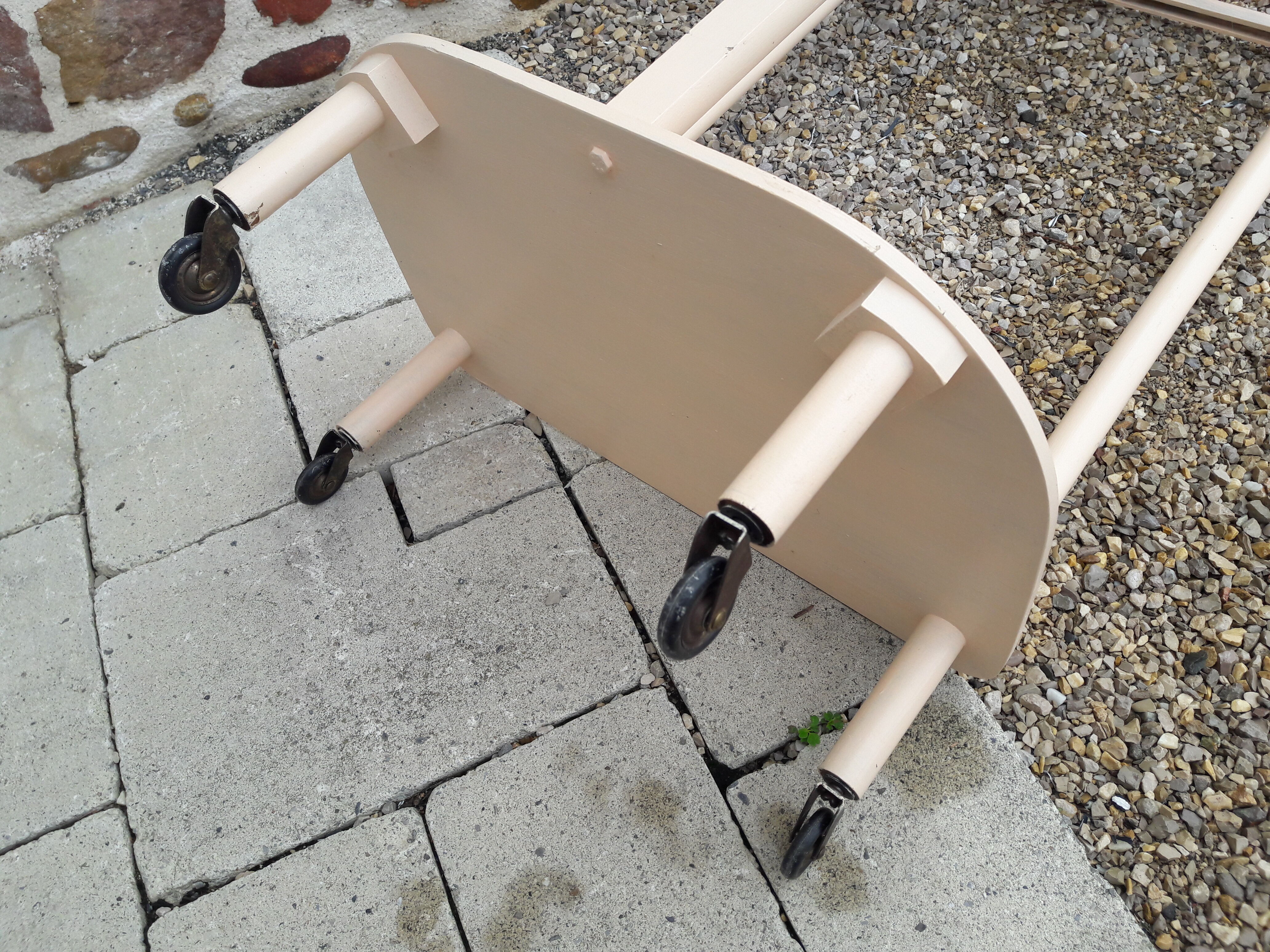 Valet de chambre on wheels