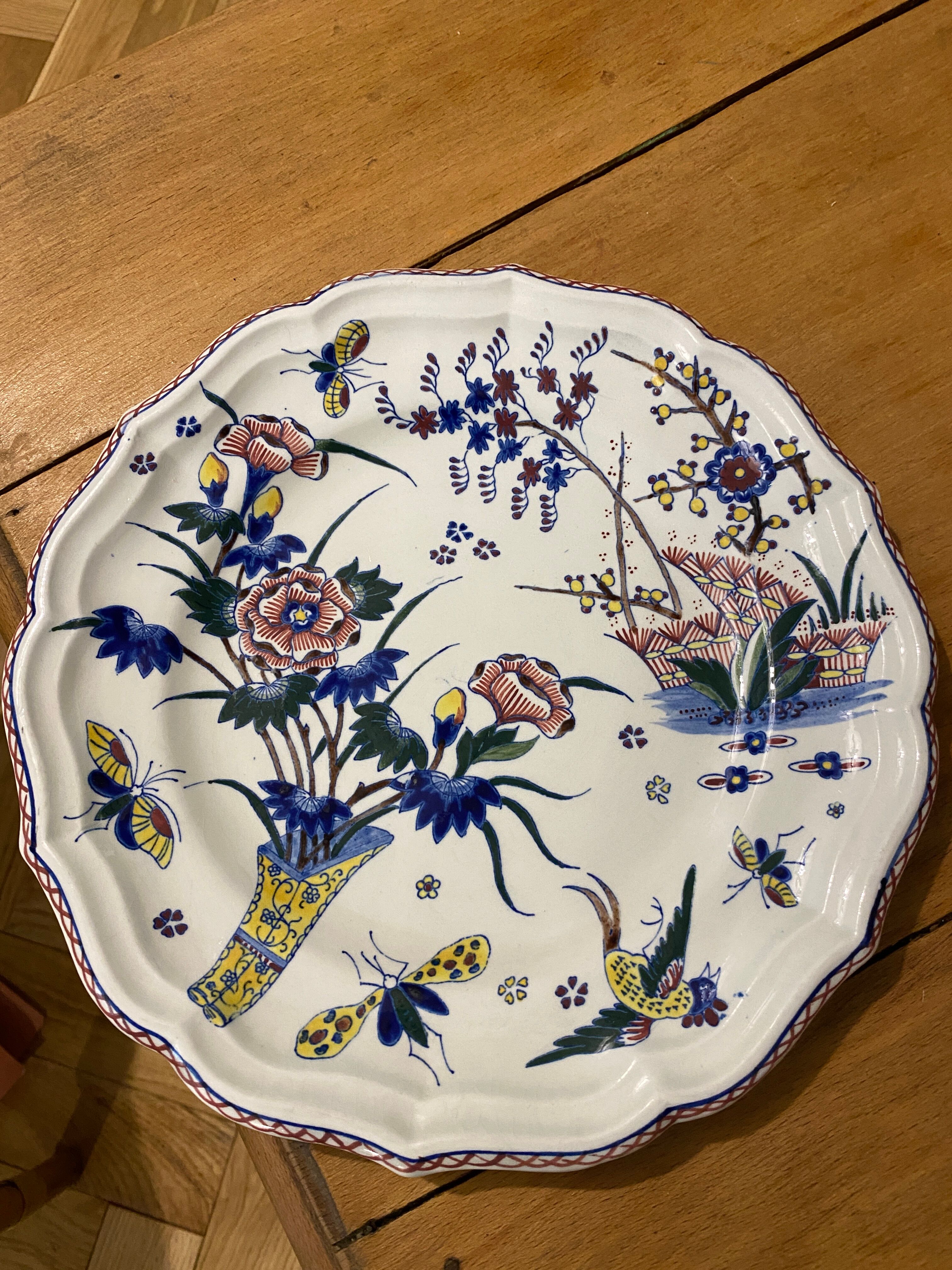 Vintage plate Horn