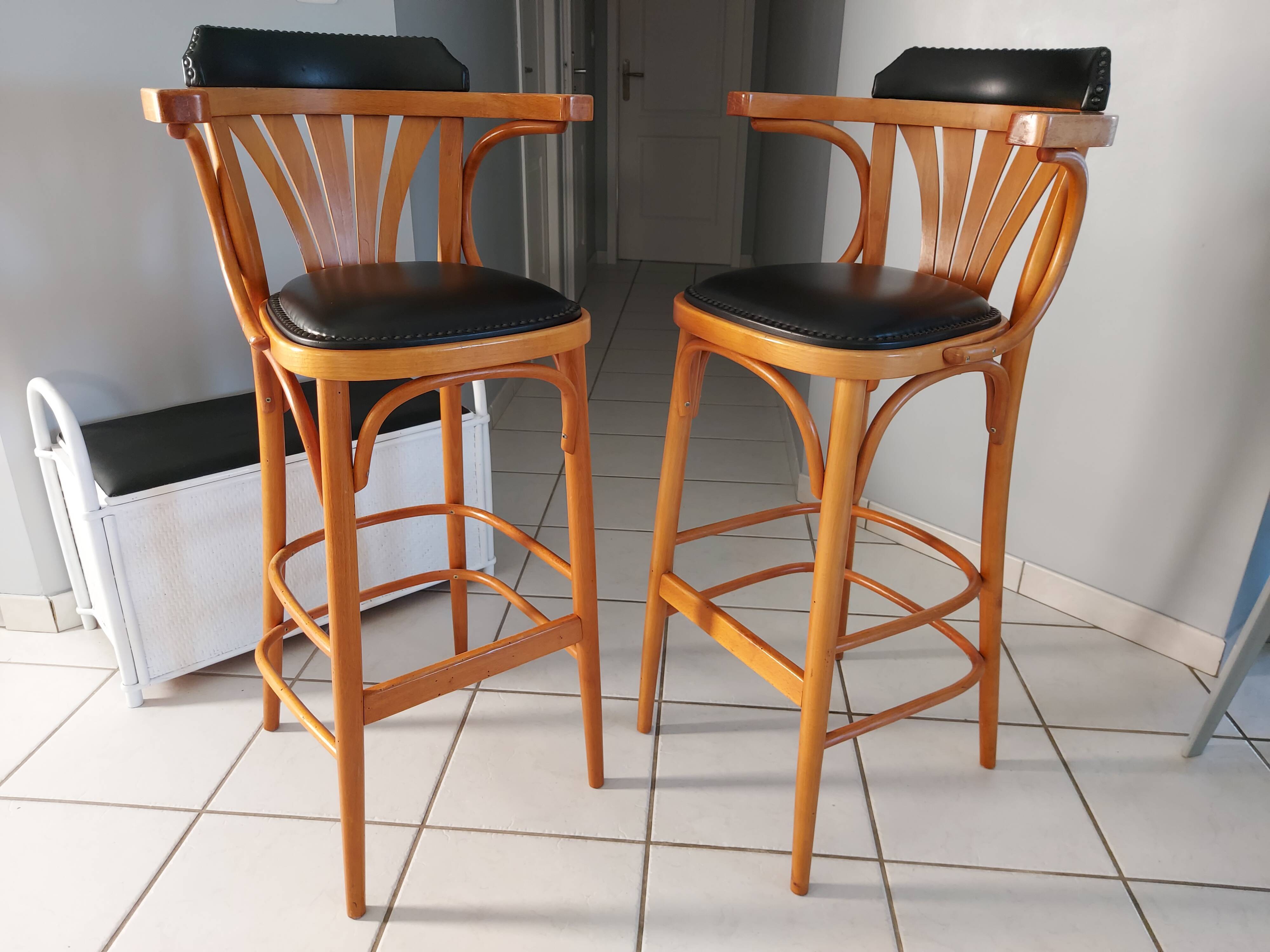 Pair of vintage bistrot bar stools