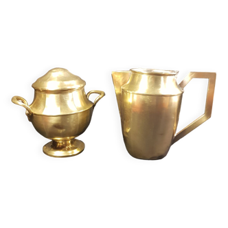 Bonbonniere and decorative coffee maker in gold metal