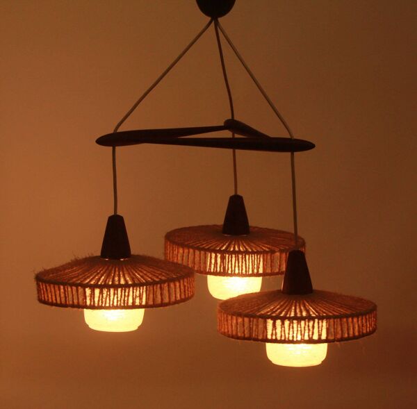 Lampe de plafond en teck des années 1960 triangle