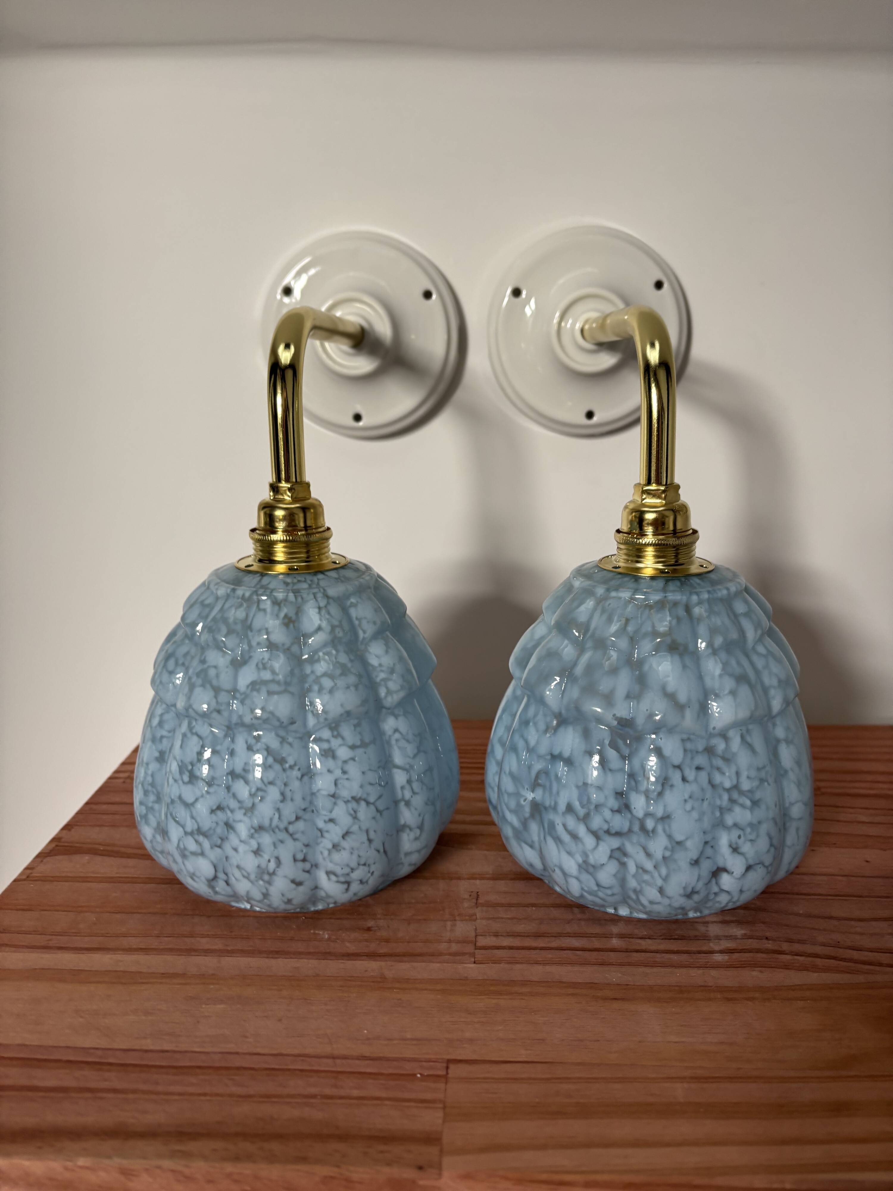 Paire d’appliques murales globes Art Déco