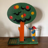 Game of apple picker