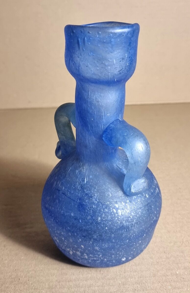 Glass vase a scavo at the antique Vetri d'arte Seguso