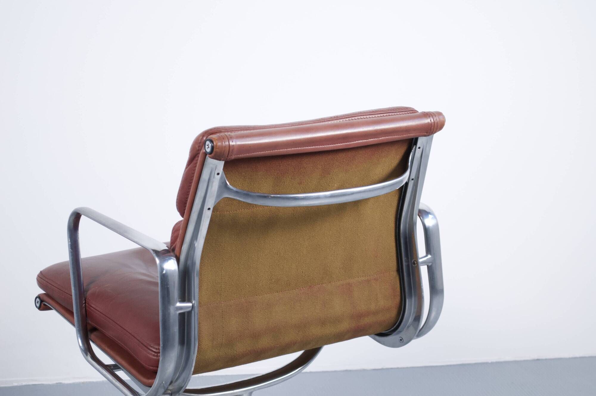 EAMES ARMCHAIR HERMAN MILLER ICF SOFT PAD EA 208 1970s