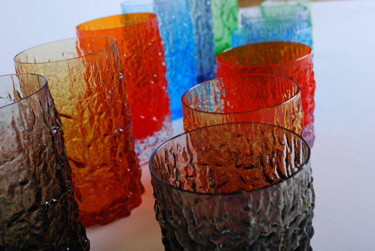 Set verre coloré 'textured bark' par Geoffrey Baxter 60's