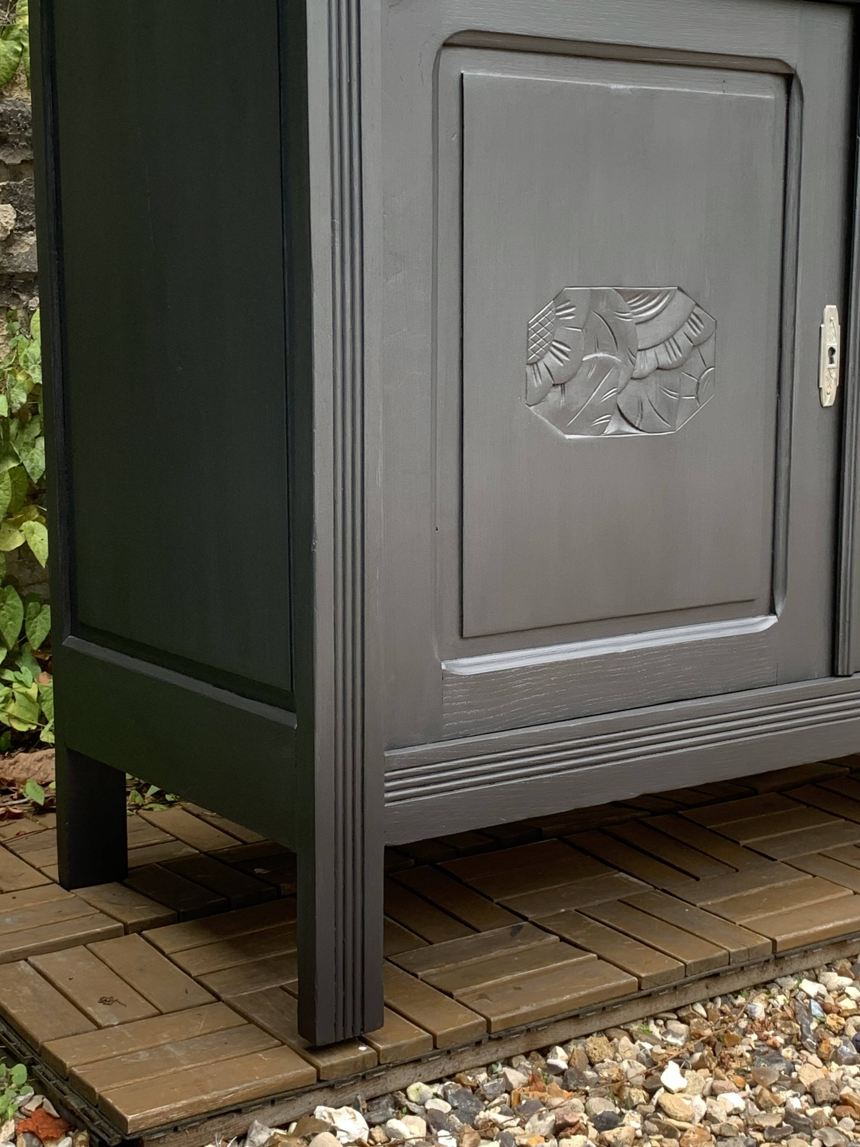 Parisian art deco buffet in solid walnut 1930