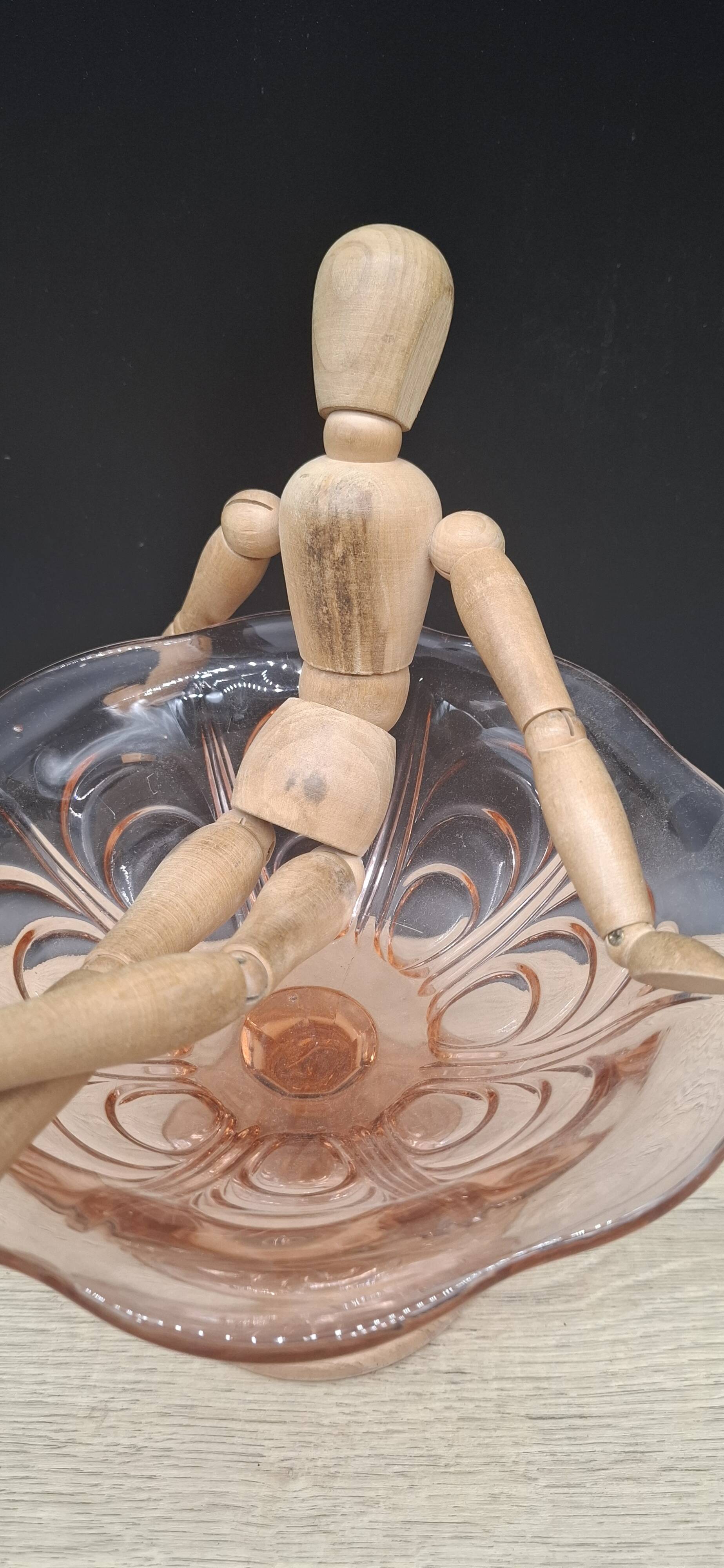 Manage glass rose cup