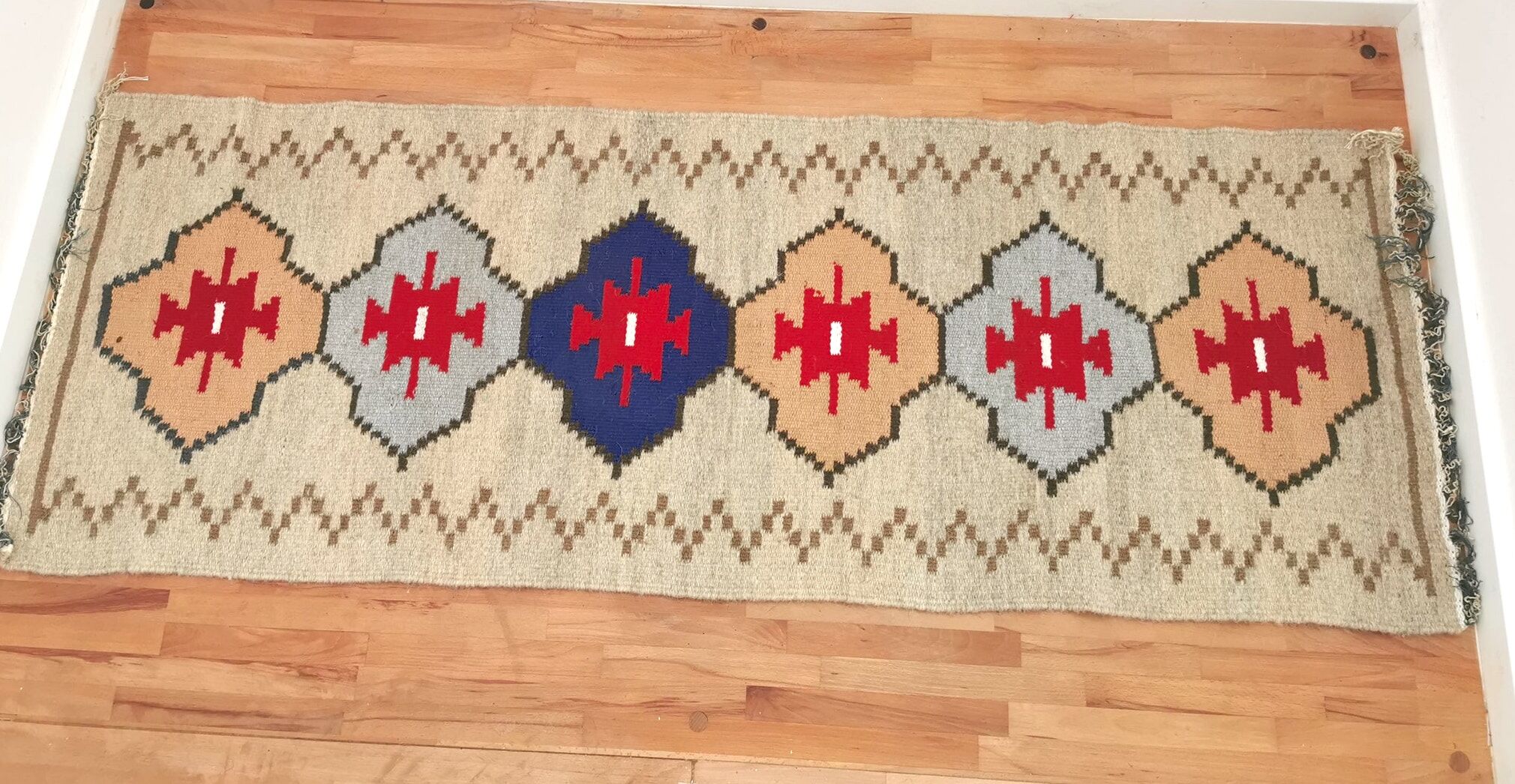 Double-sided handmade wool carpet