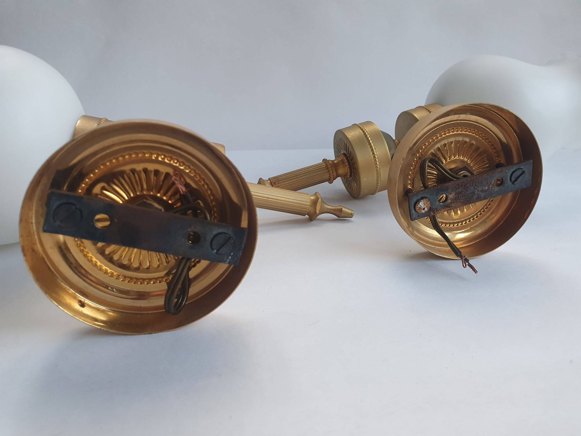 Trois appliques murales dorées flambeau style Empire