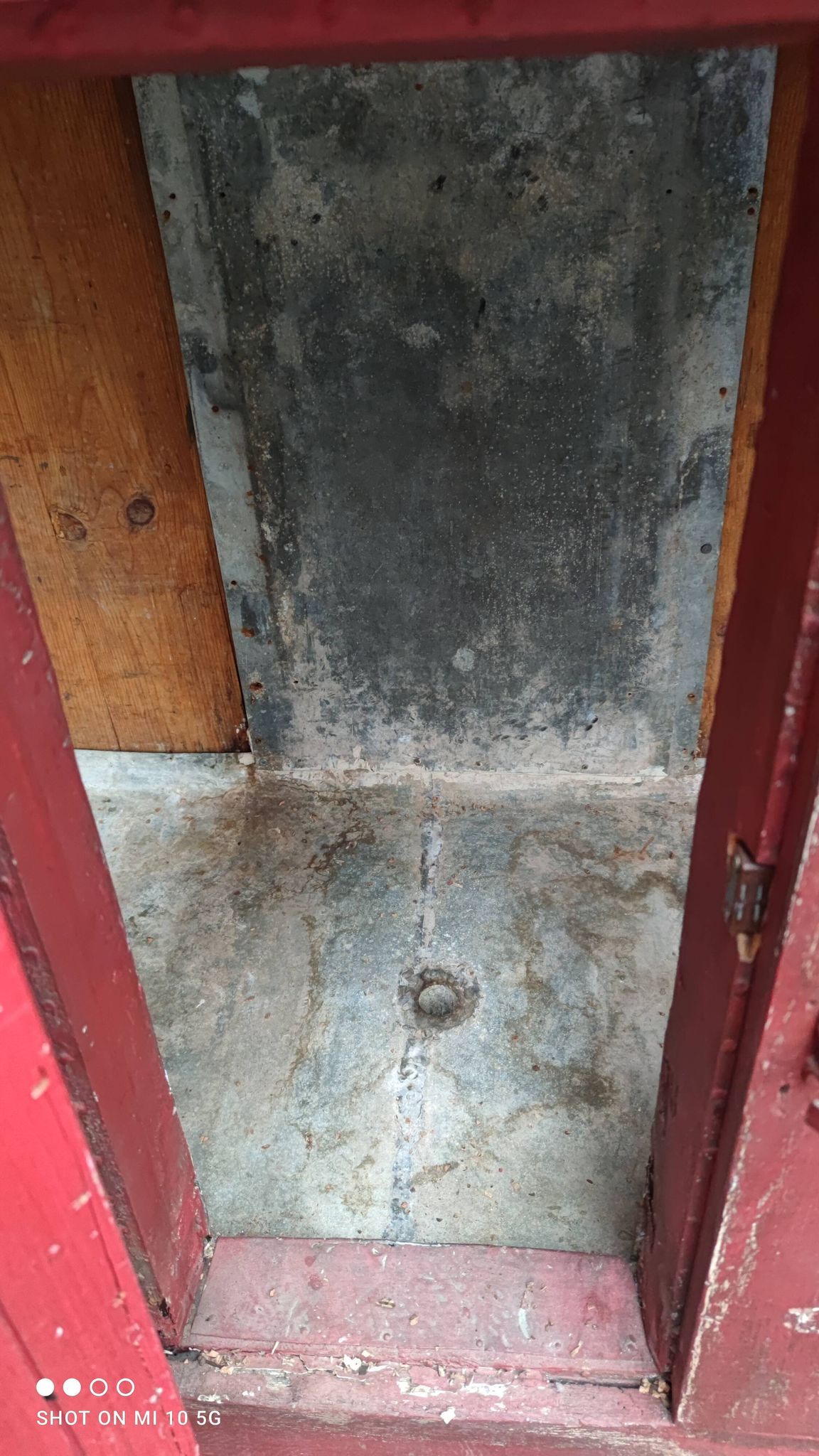 Bank oak counter patina wine lees old icehouse Henri ASSET