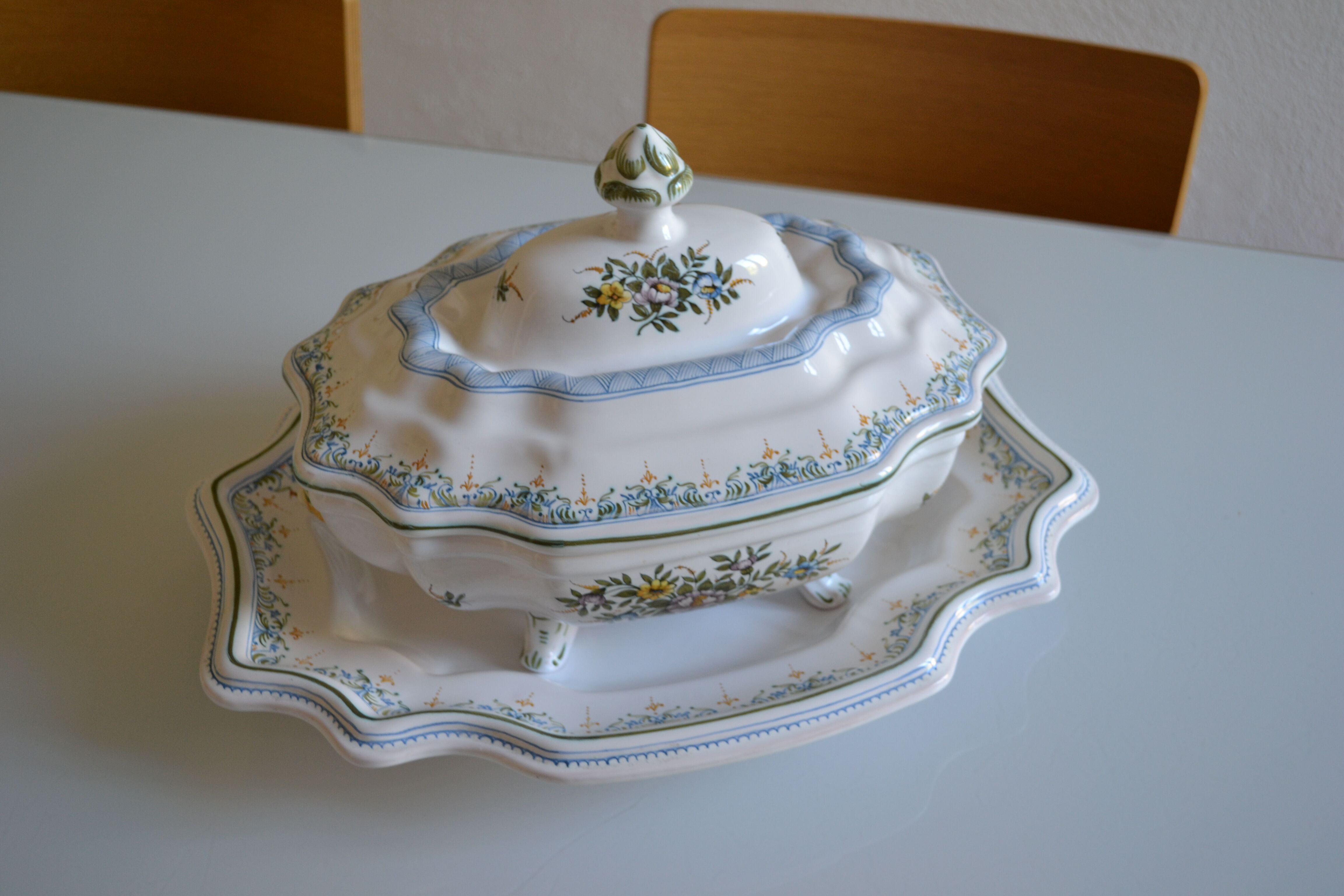 Tureen or vegetable dish in earthenware by Lallier in Moustiers