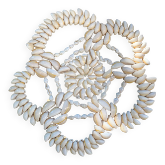 Trivet, centerpiece, original and vintage in woven cowrie shells, Polynesia