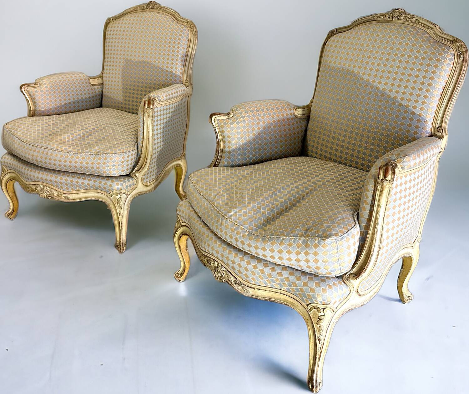 Louis XV lacquered salon from the 1900s.