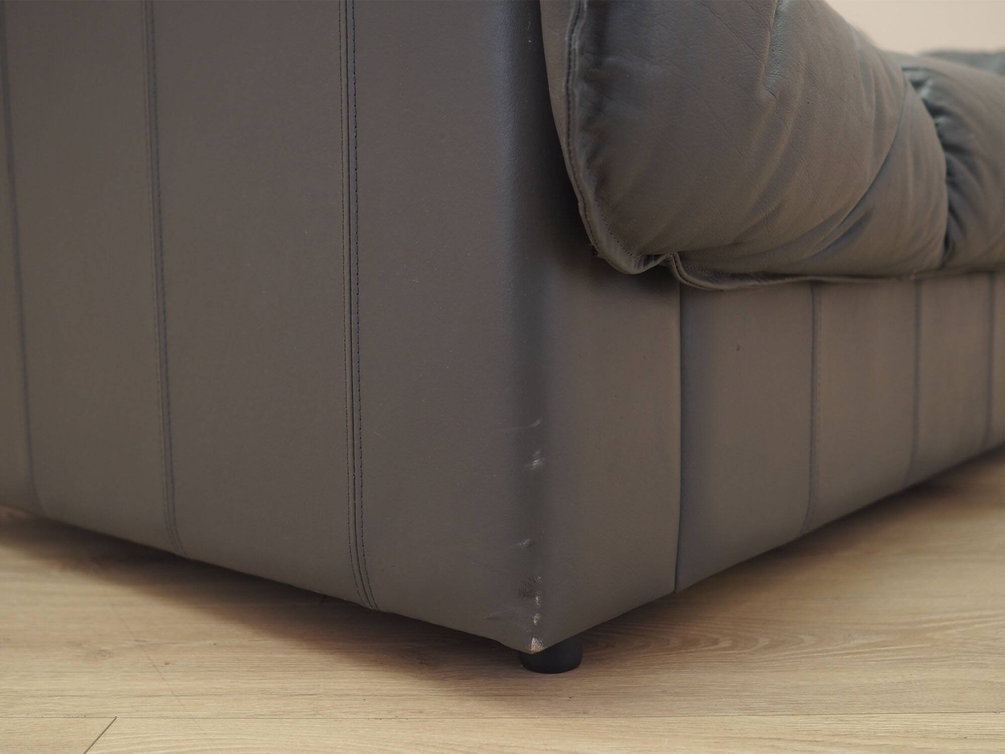 Italian leather sofa, two-seater, 1970s design
