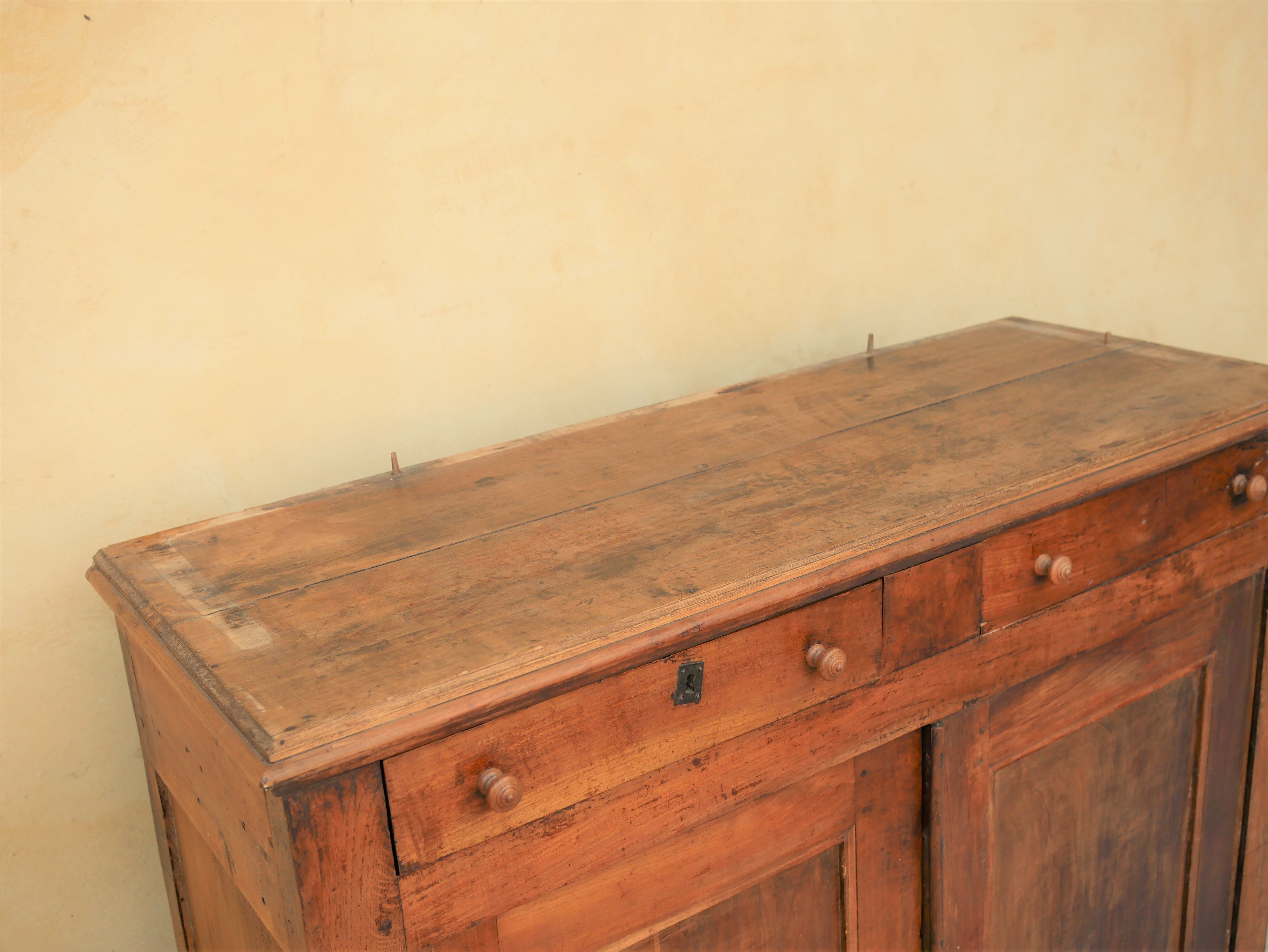 Buffet vaisselier en bois massif