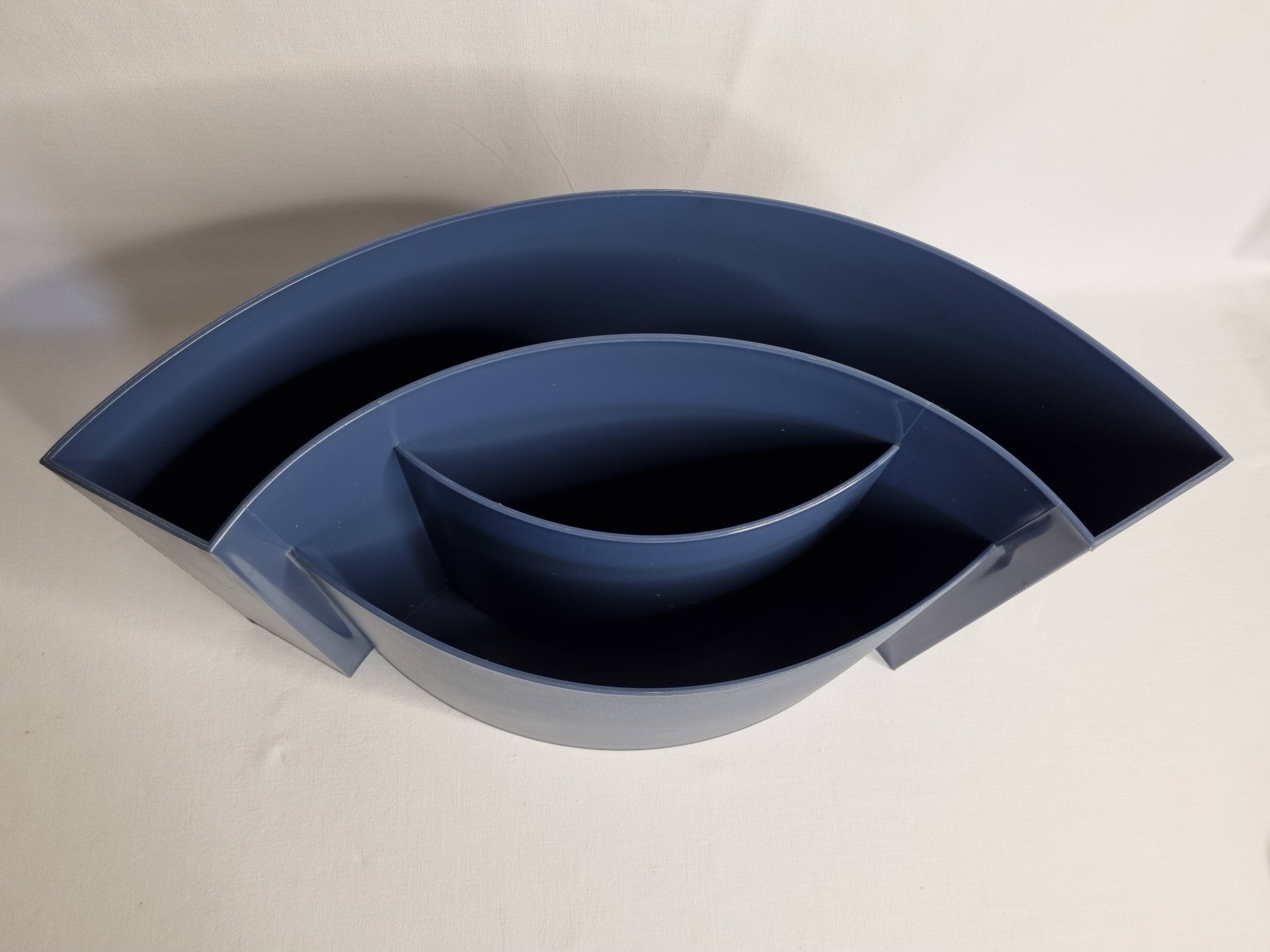 "Wave" magazine holder, design by Maier-Aichen for Authentics, Made in Italy, 90s