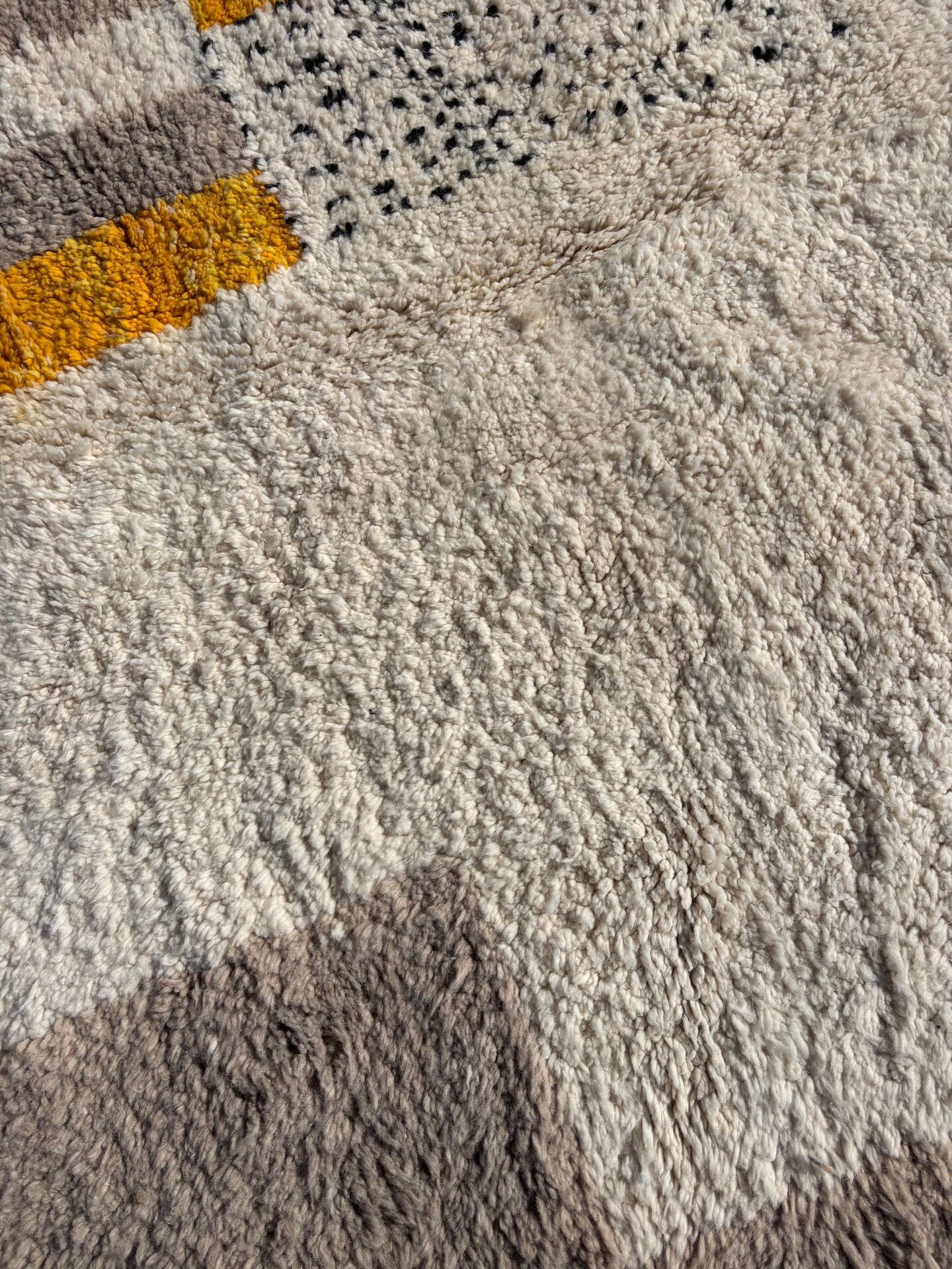 Moroccan rug with colorful geometric design 250×150 cm