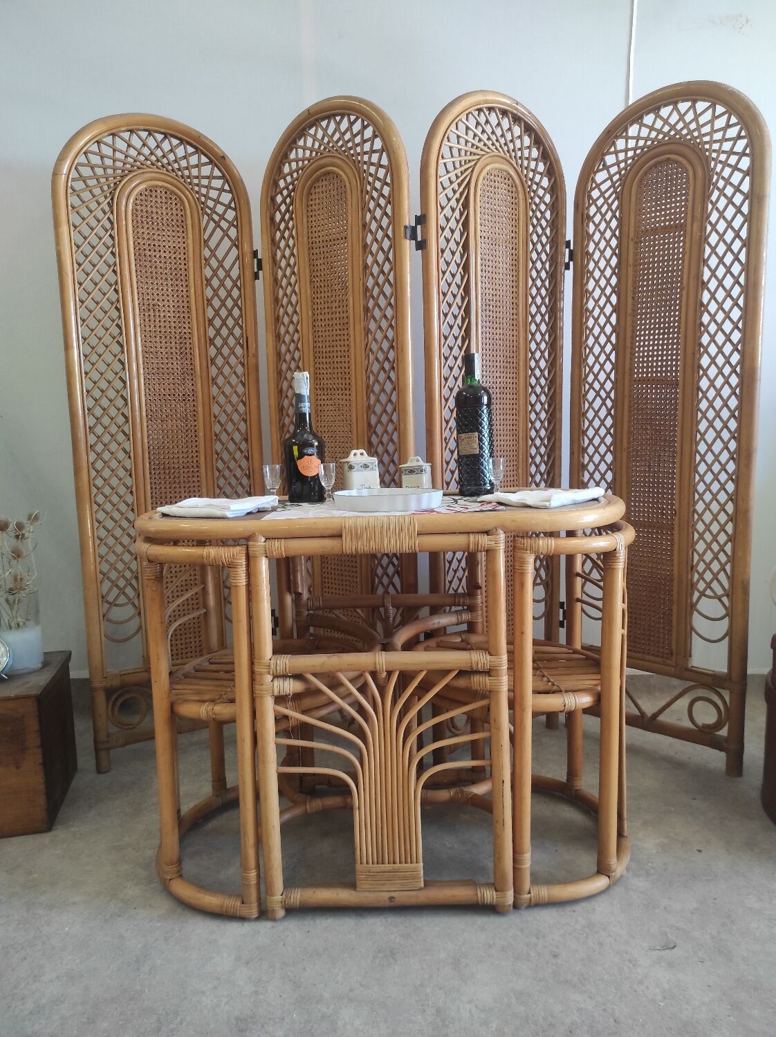 Salon rotin vintage et paravent