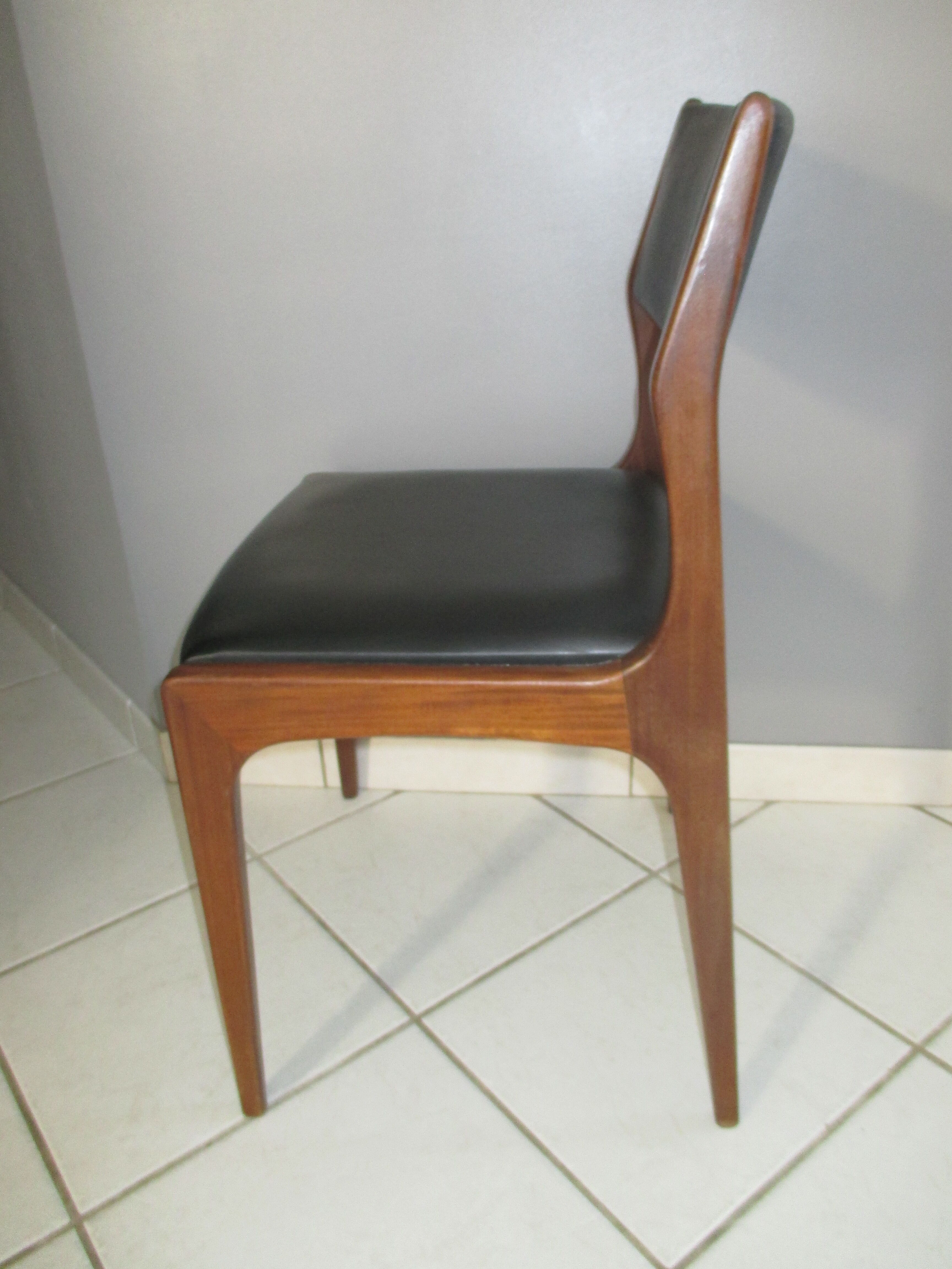 Suite 4 chaises scandinave vintage teck
