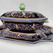 Very large soup tureen and its plate in Gien earthenware. 20th century.