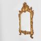 Grand miroir rococo doré en résine, Belgique, années 1950.