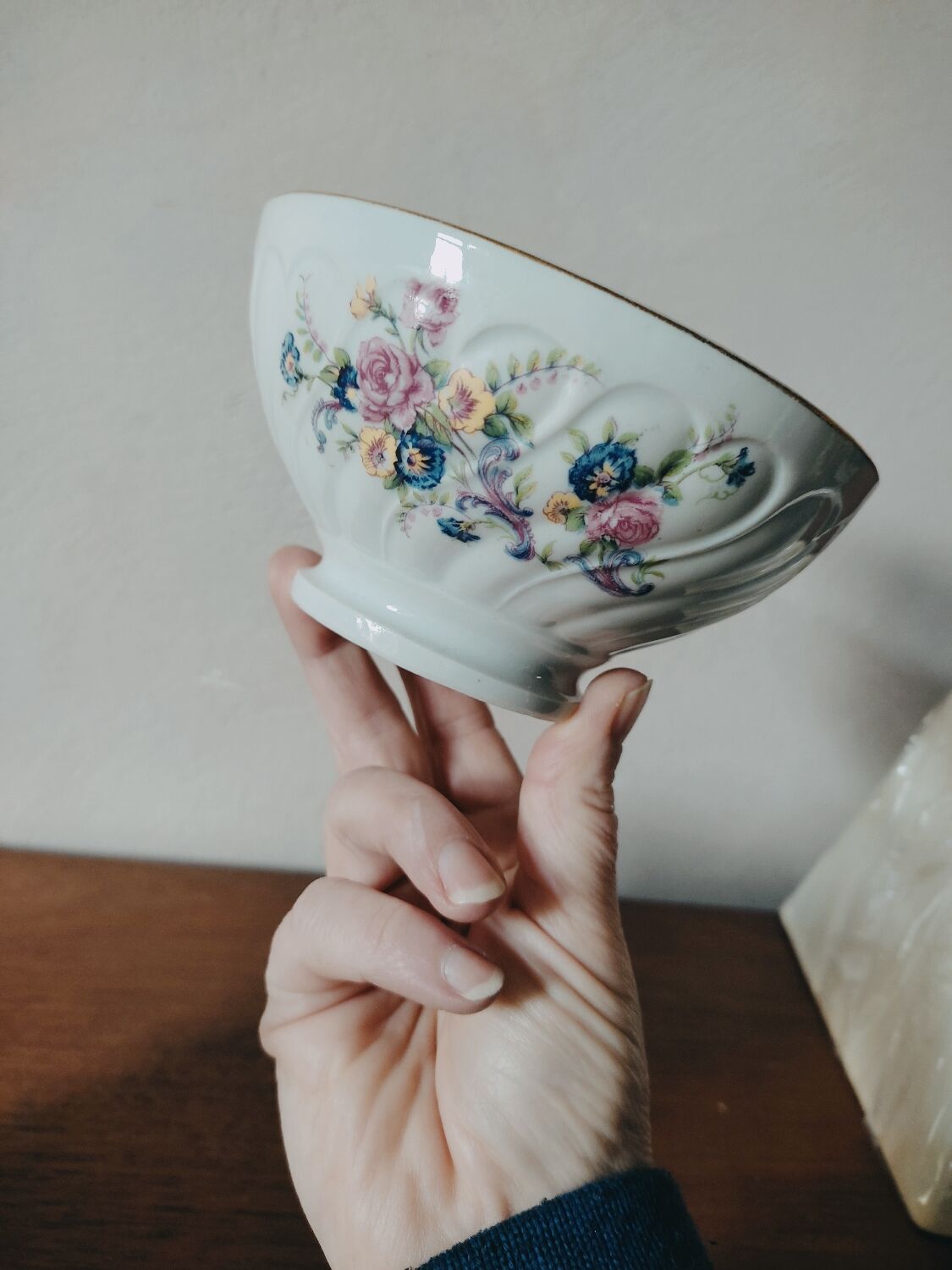 7 mismatched porcelain rib bowls