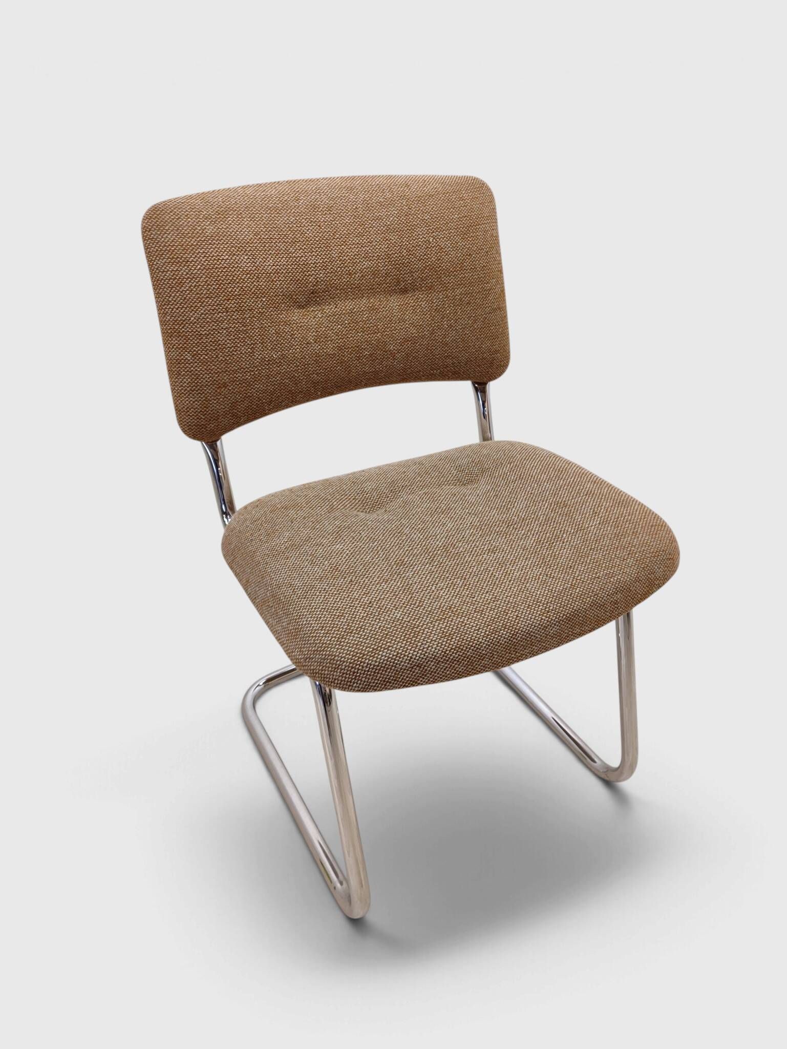 Set of 4 cantilever chairs – 1980s