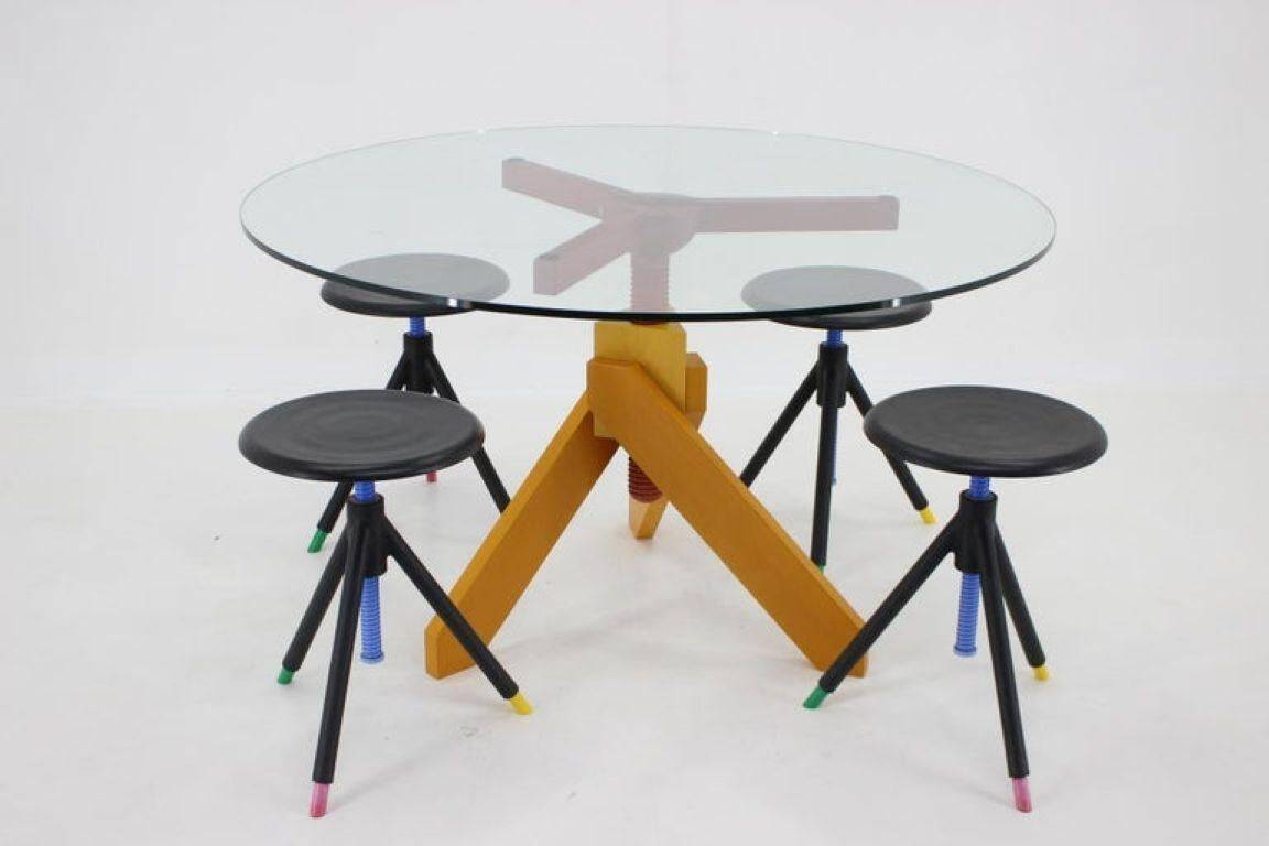 Italian Postmodern Adjustable "Screw" Dining Table and Four Stools in the Style