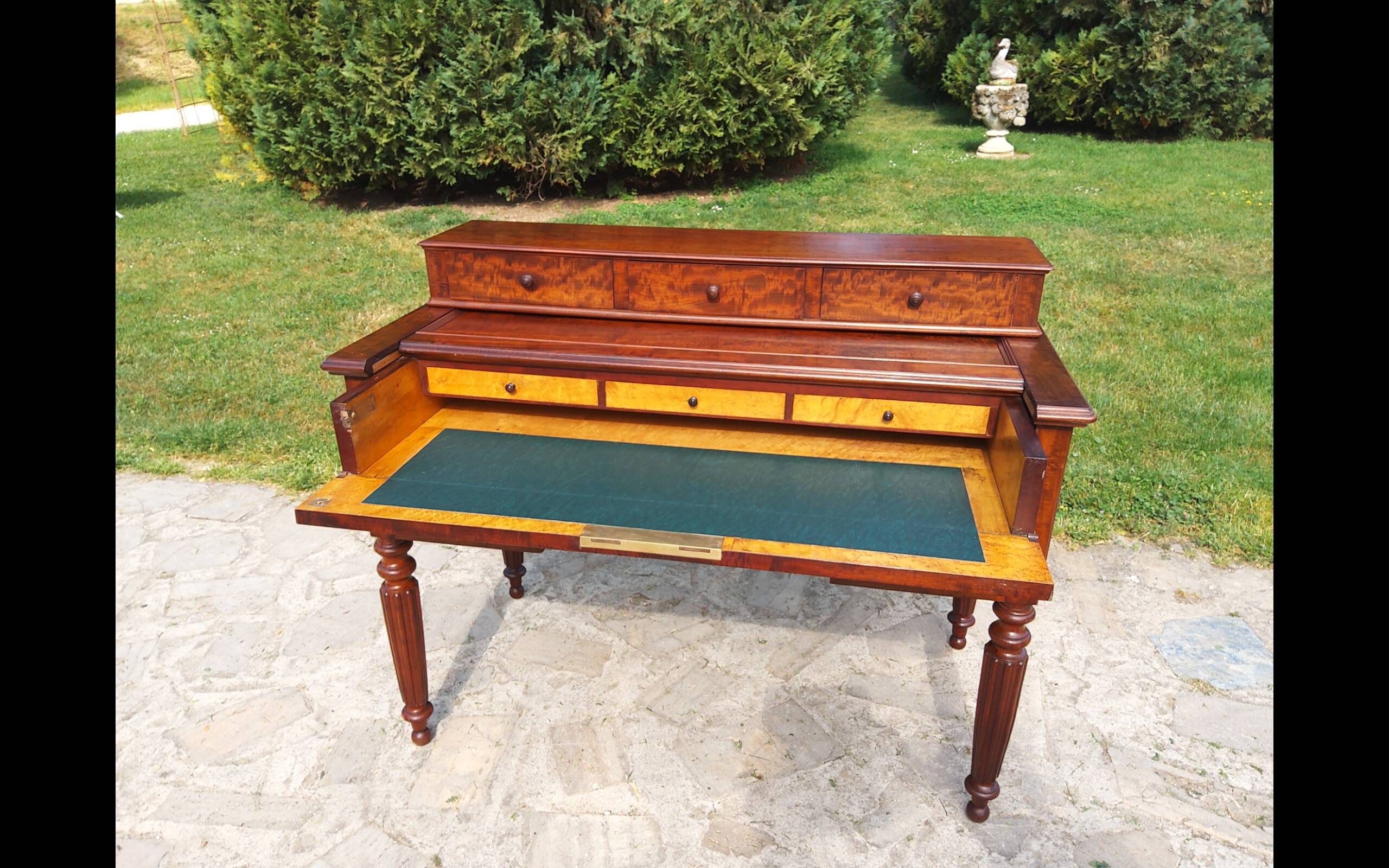 Desk