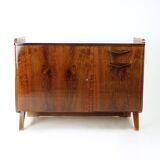 Buffet Mid-Century en noyer par Tatra, Tchécoslovaquie, années 1960