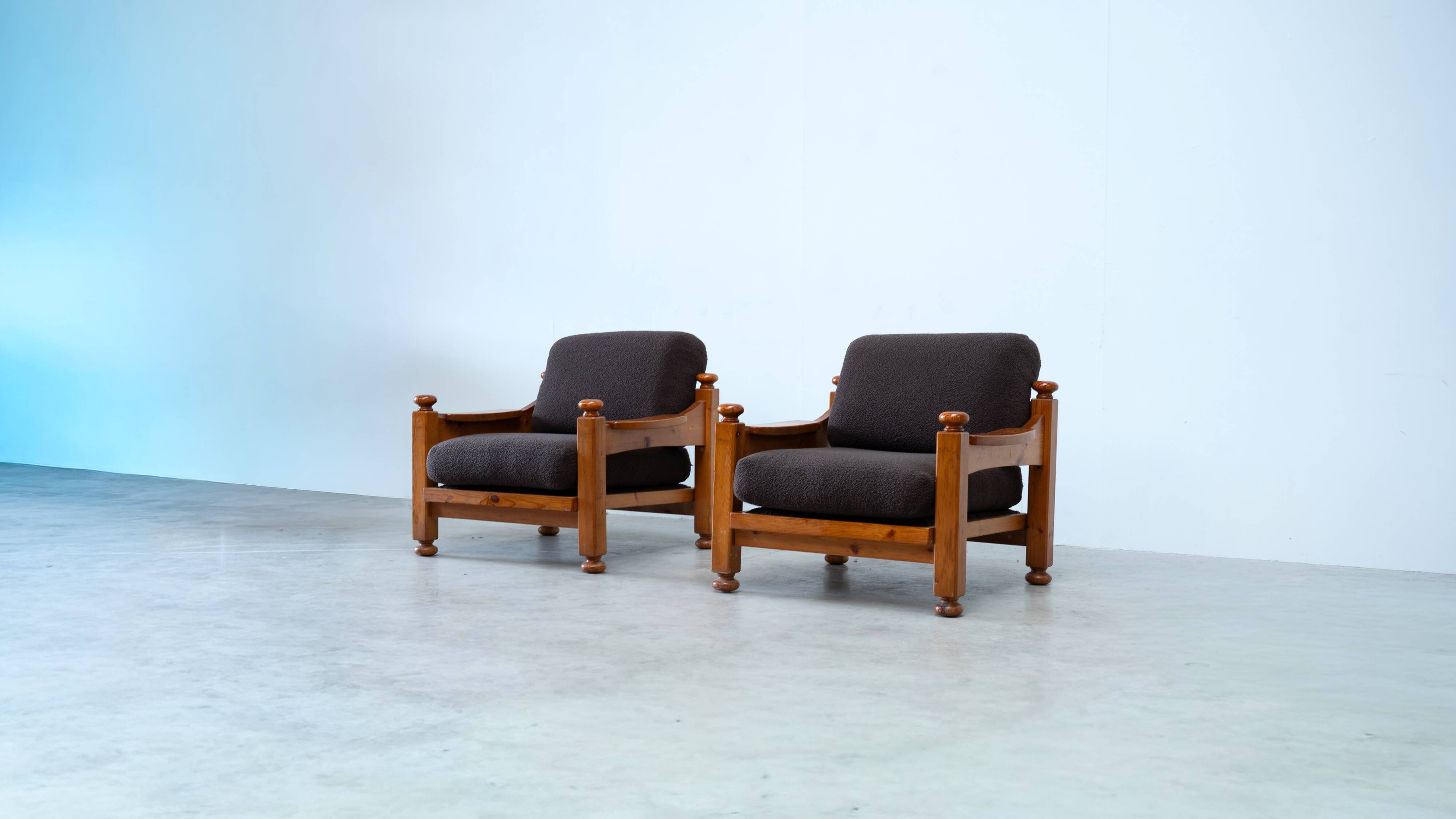 Set of two pine lounge chairs