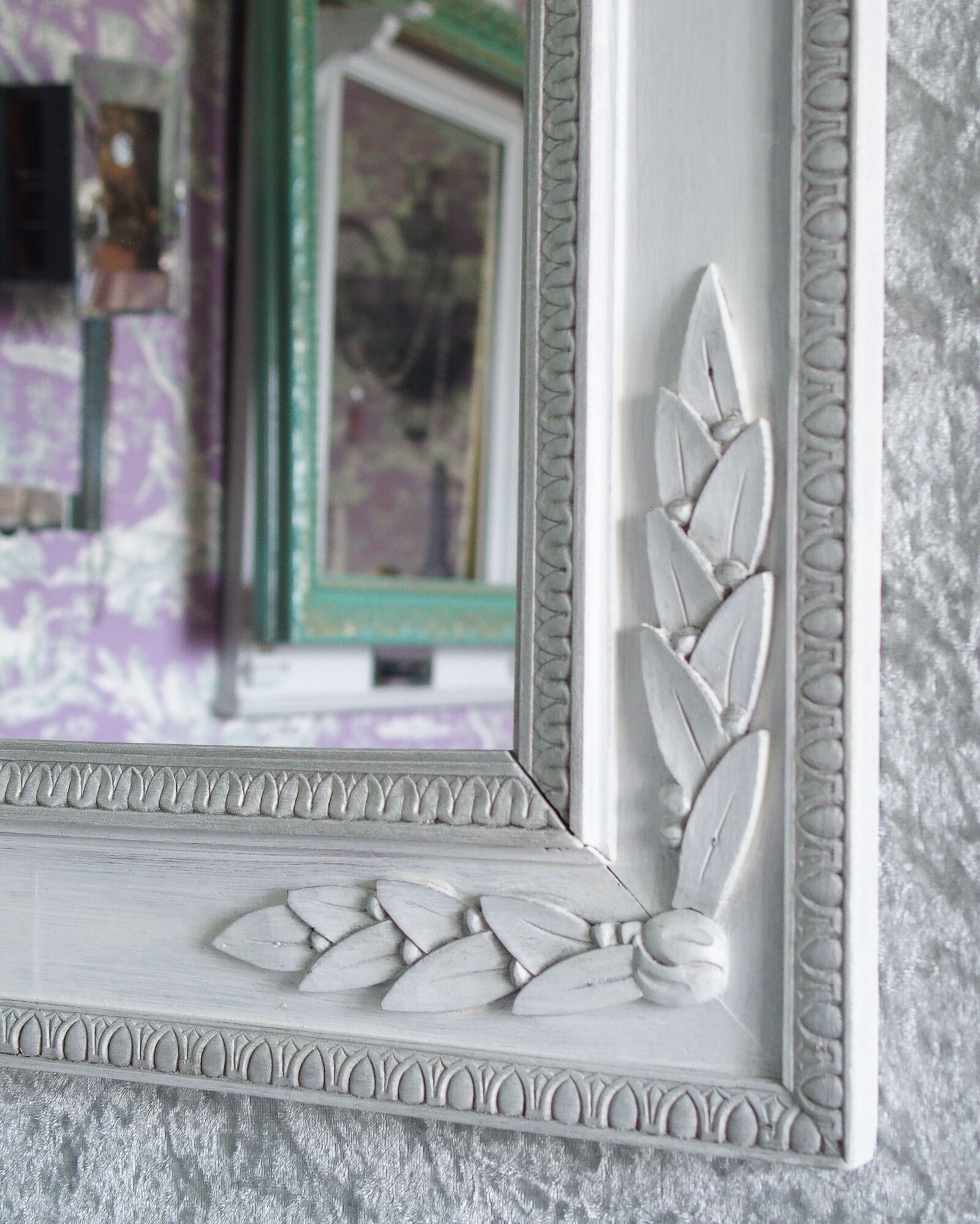 White mirror - 57x49cm