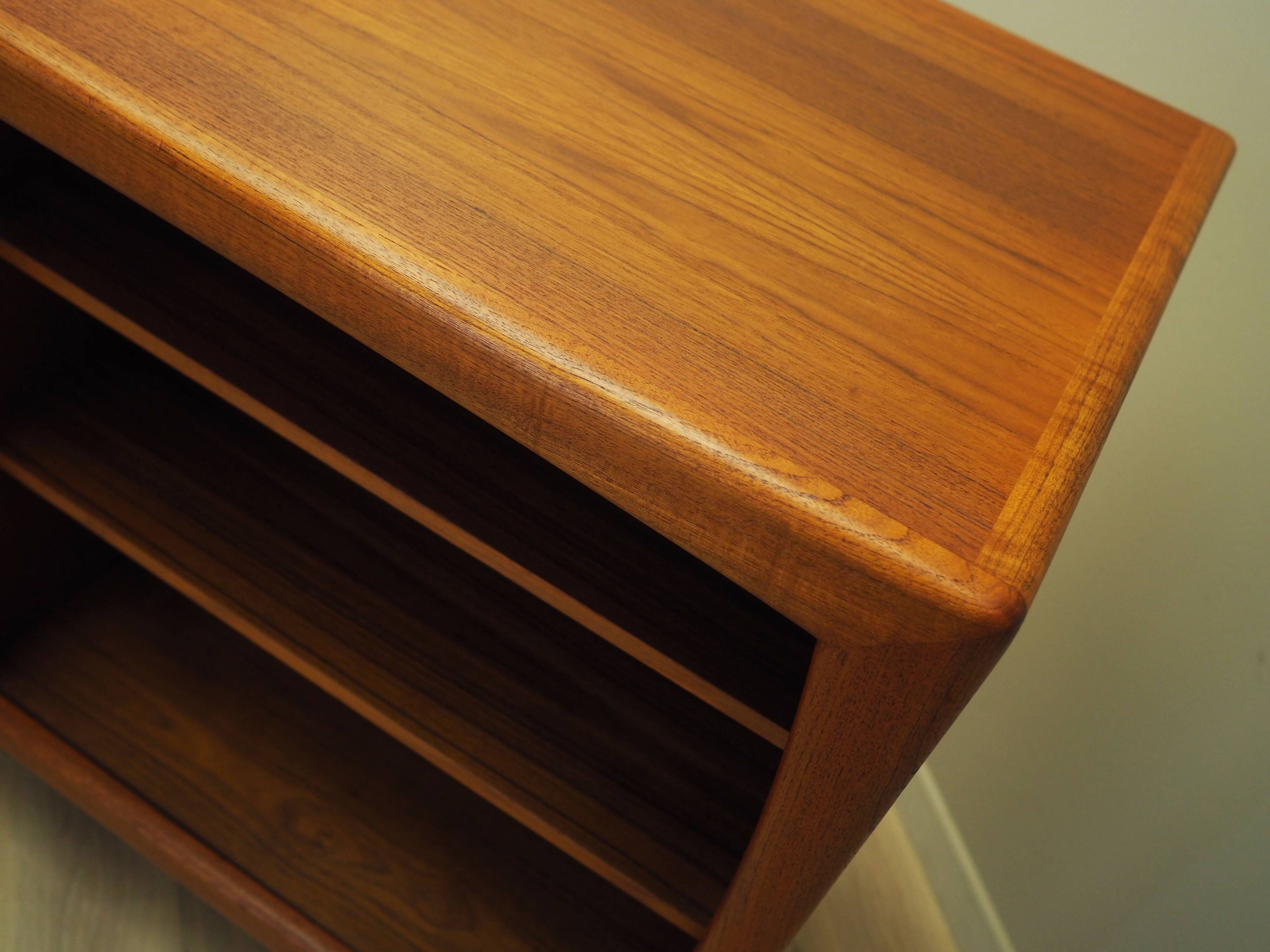 Buffet en teck, design danois, années 1970, fabricant : Dyrlund