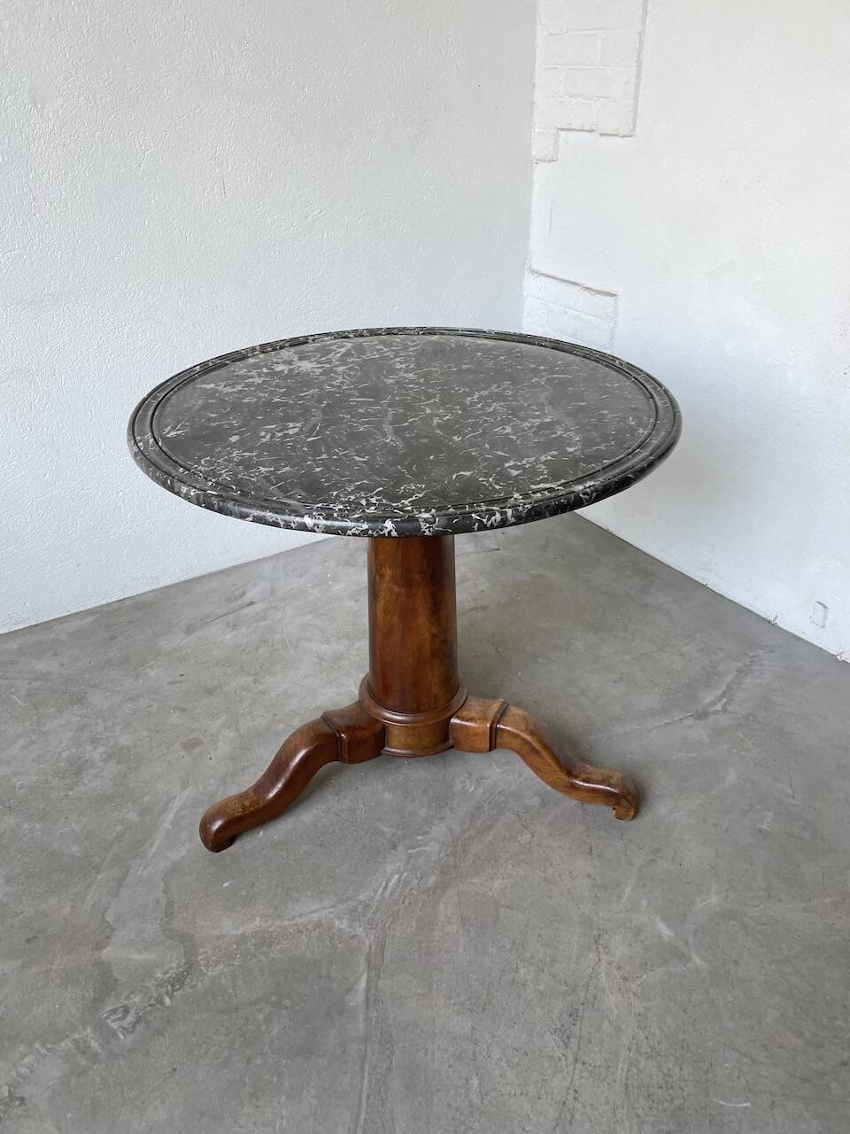 Empire walnut and marble pedestal table, late 19th century