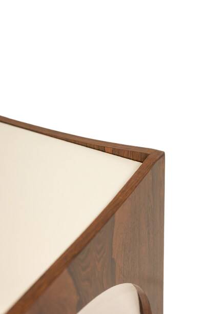 Paire de bouts de canapé ou tables basses en palissandre. Années 1970