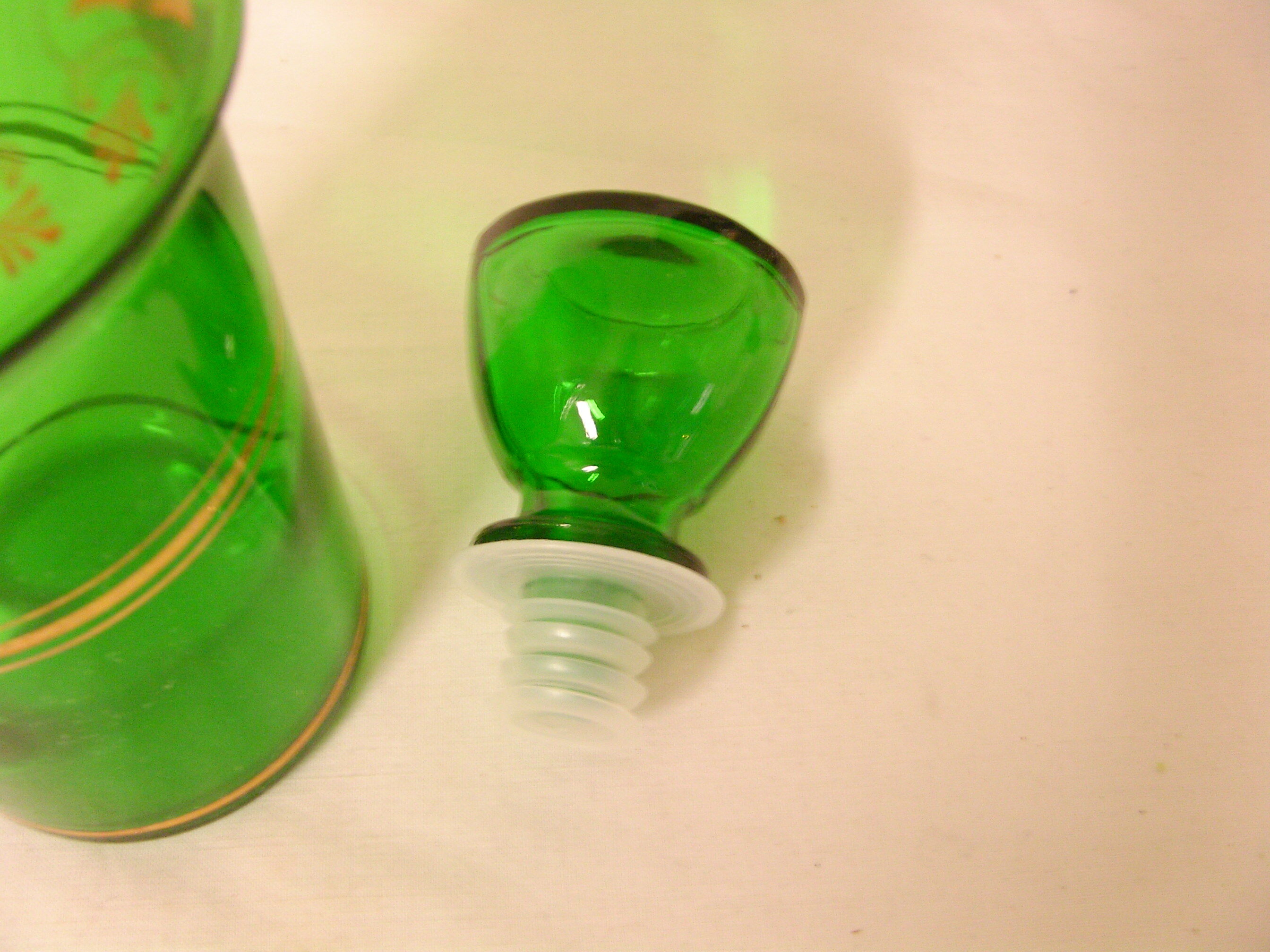 Liquor/digestive service in green and gold glass DELPRETE