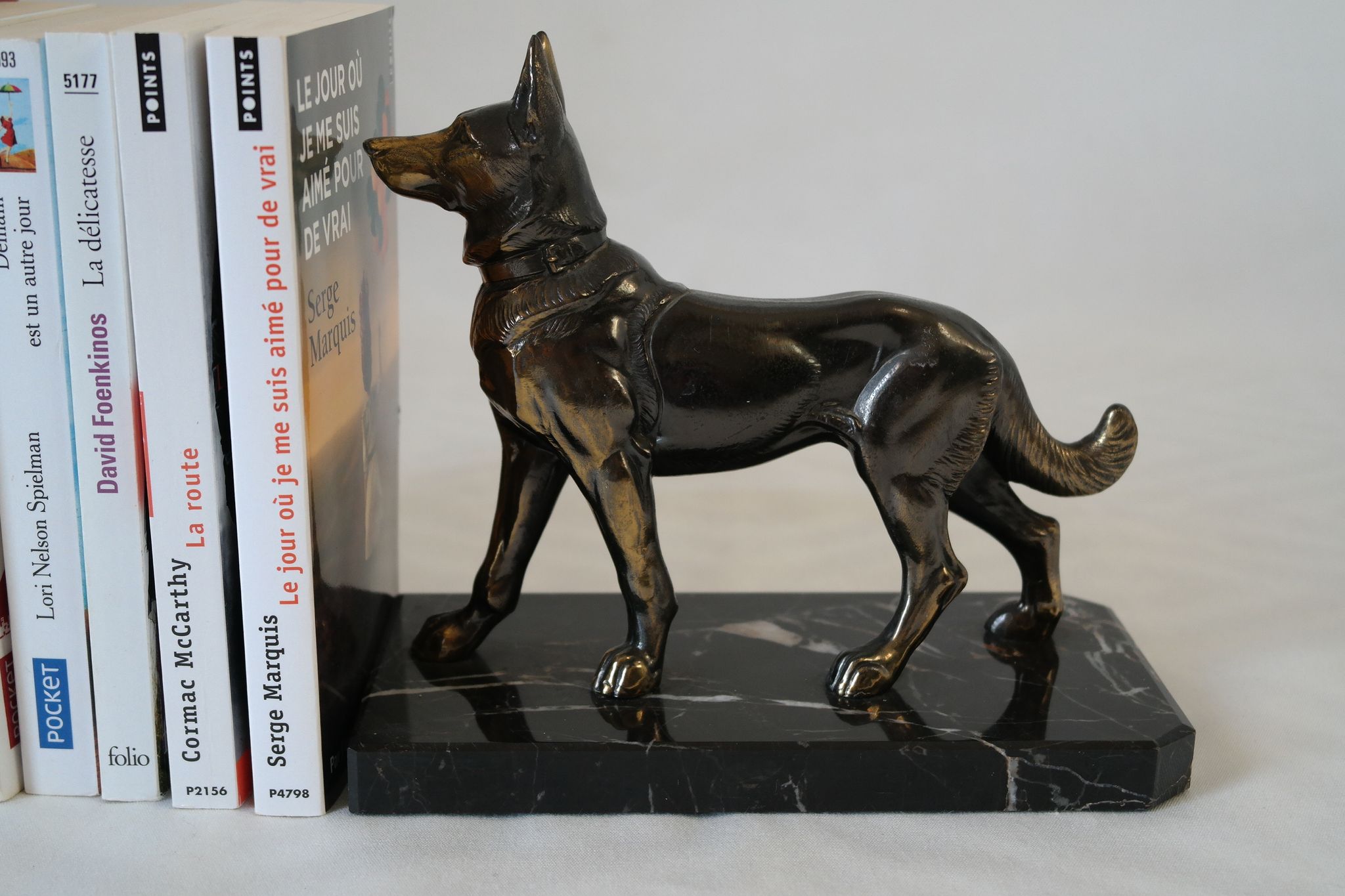 Serre livres chien en régule et marbre vintage