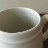 Cafetiere in fire porcelain or white sandstone (P. precious) of Grigny