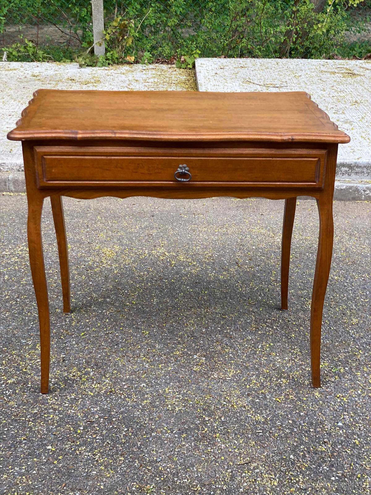 Louis XV style desk made of solid wood from the 1950s.