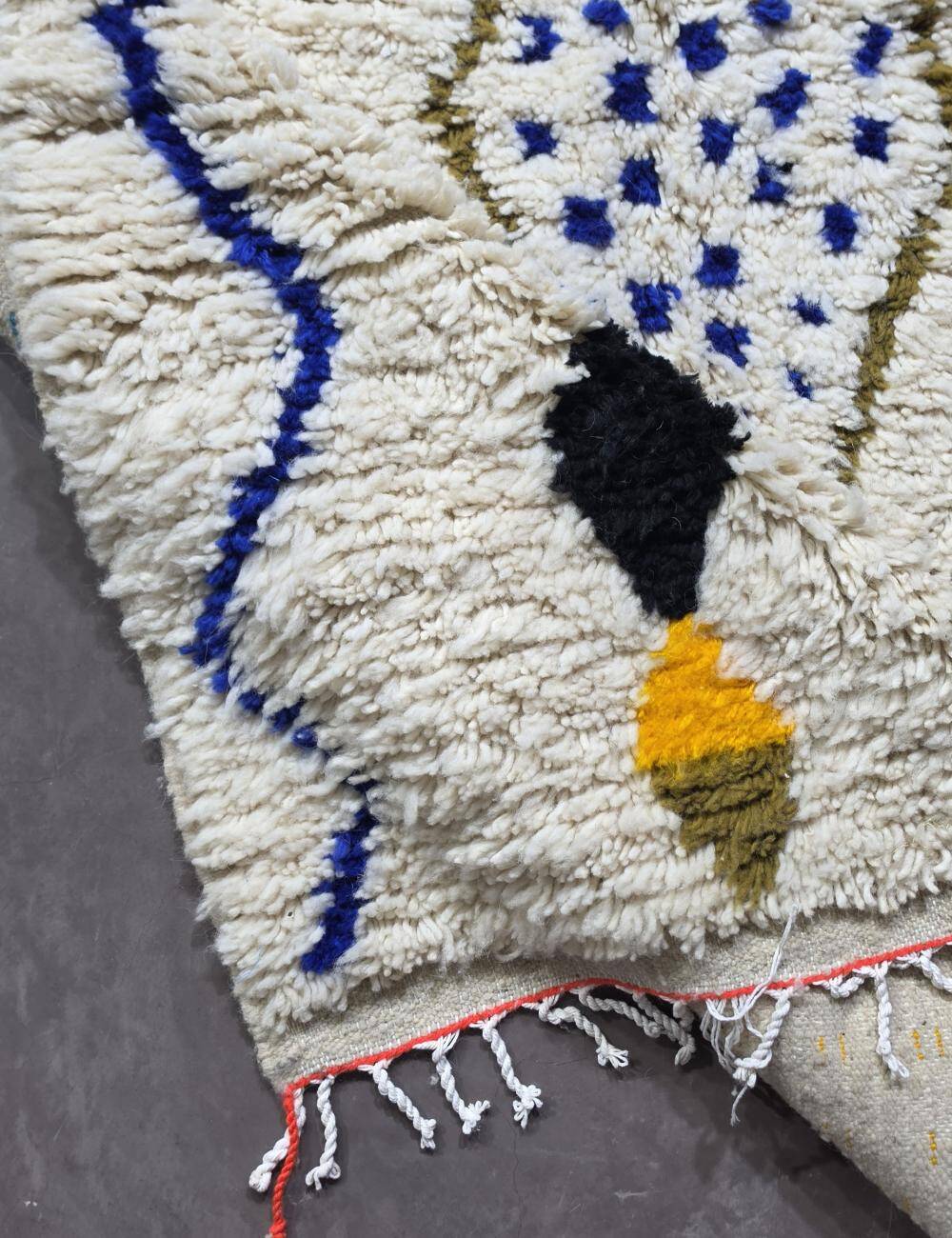 Contemporary Azilal Rug - 280 x 184 cm