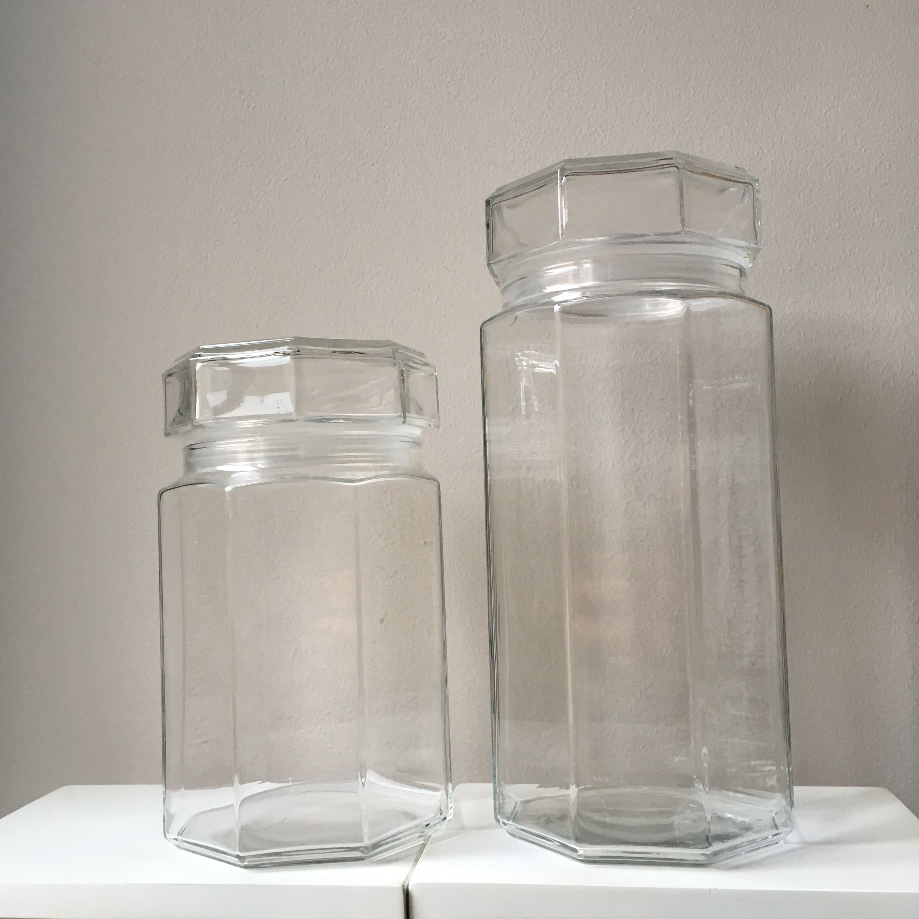 Lot of octagonal end glass jars