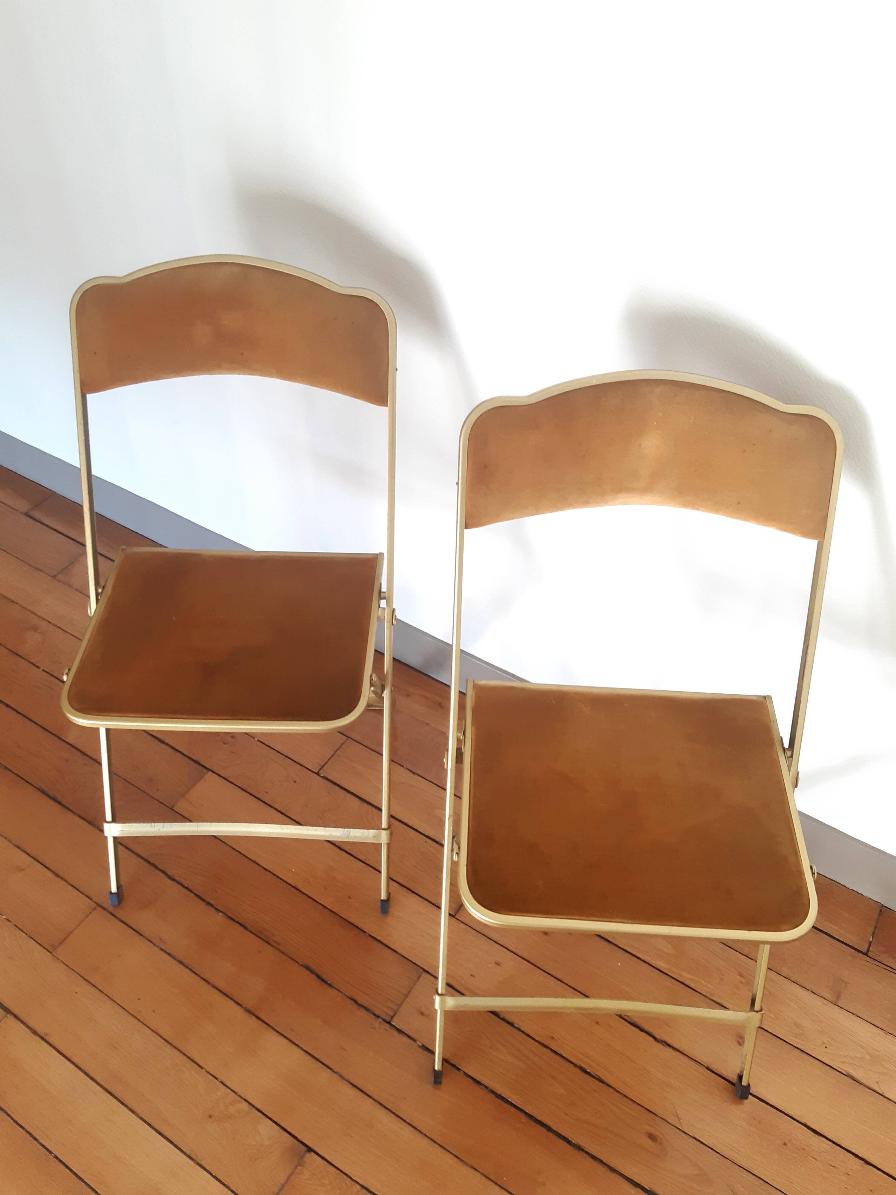 Lot of 2 vintage folding chairs