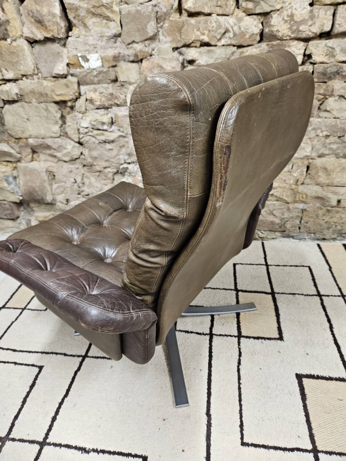 Vintage leather lounge chair 1960