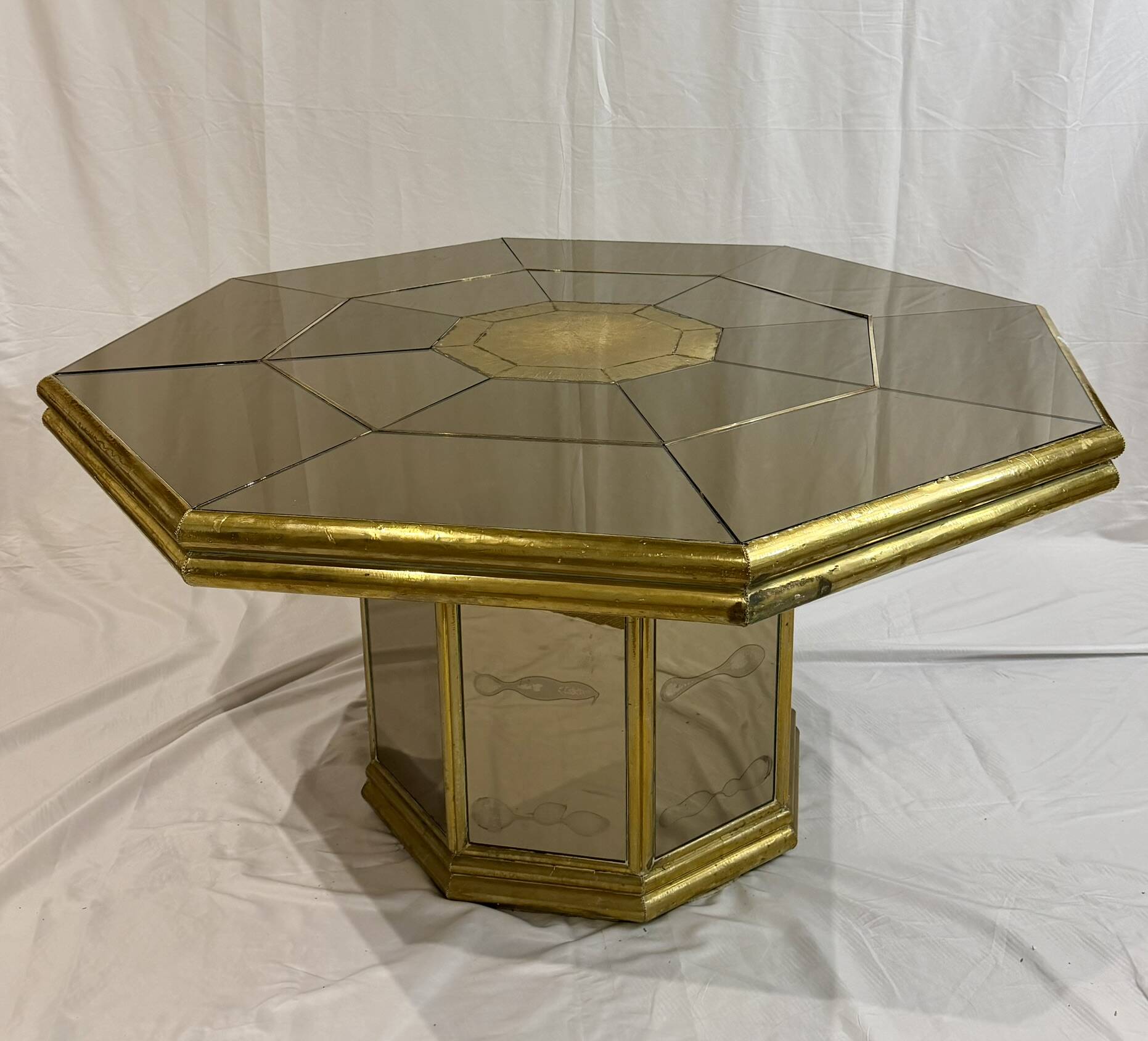OCTAGONAL TABLE 1970