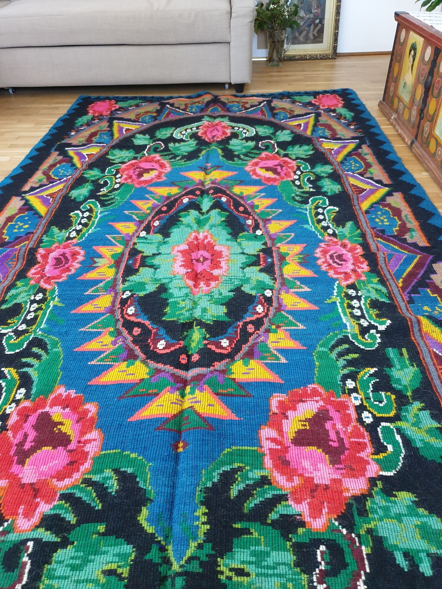 Large handmade Romanian rug 330X160cm with amazing bohemian floral design