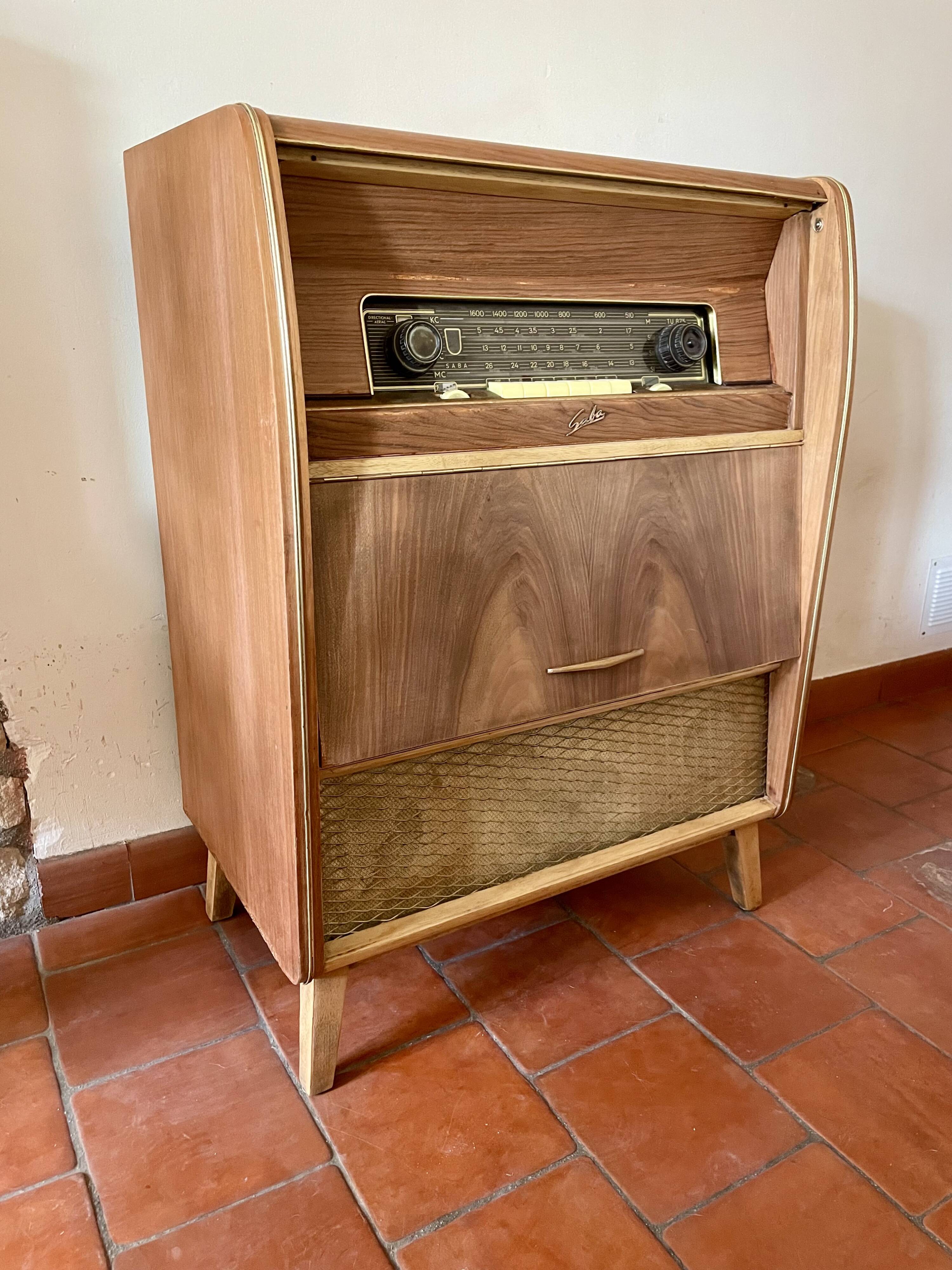 Vinyl player radio unit