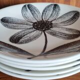 Set of 5 flat faience plates from gien black flower pattern 70s